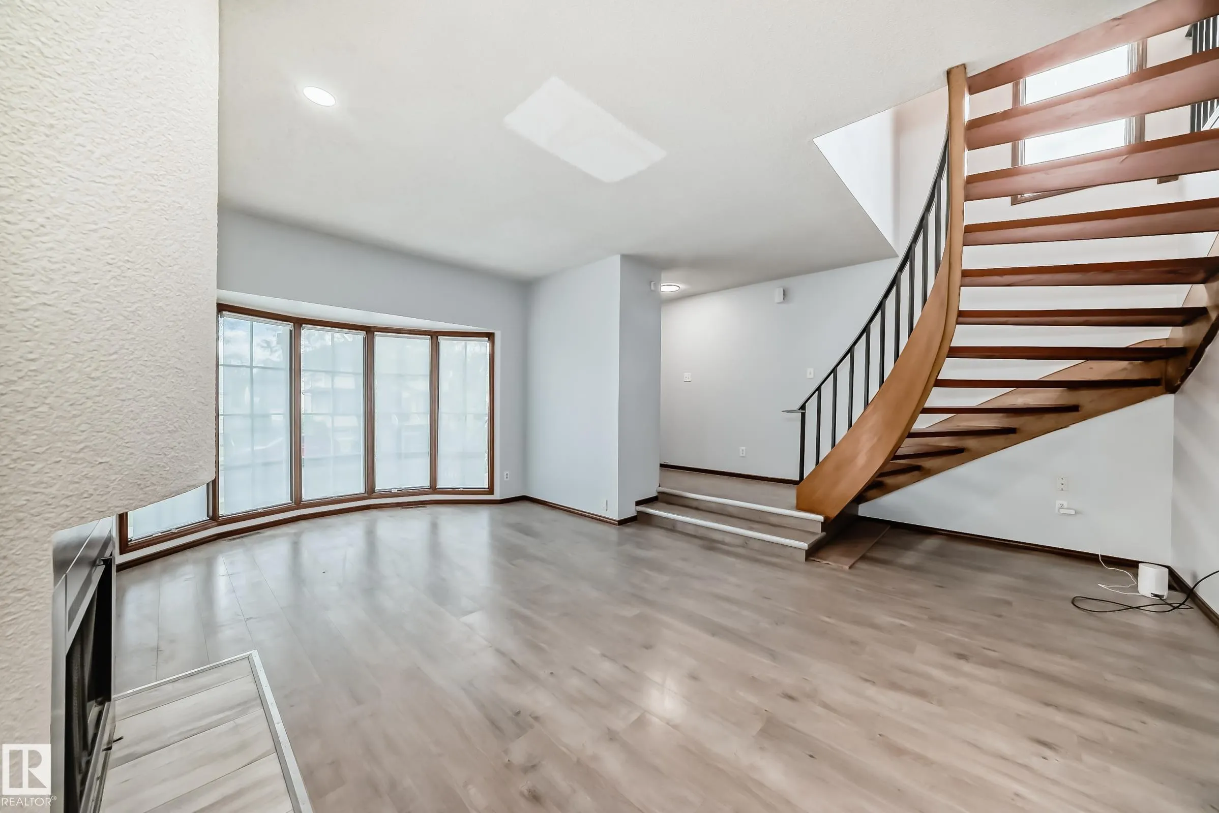 12247 12249 91 Street