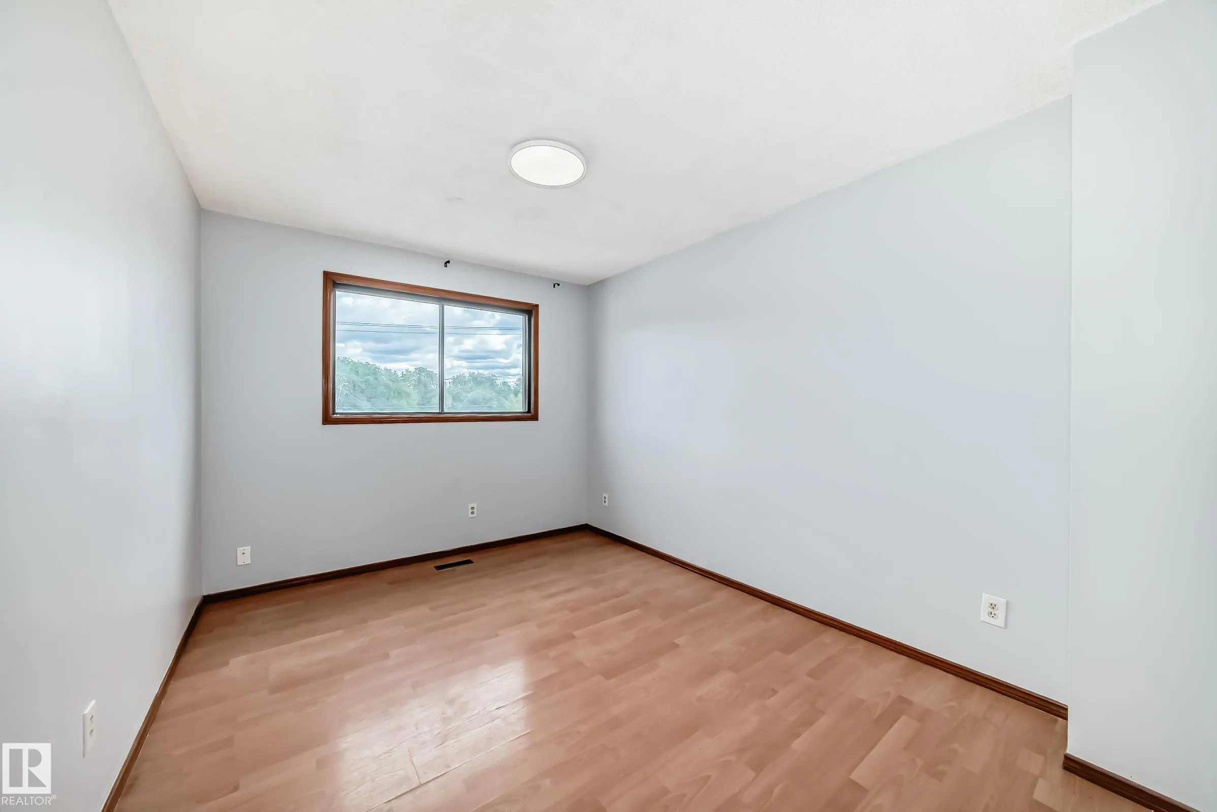 12247 12249 91 Street
