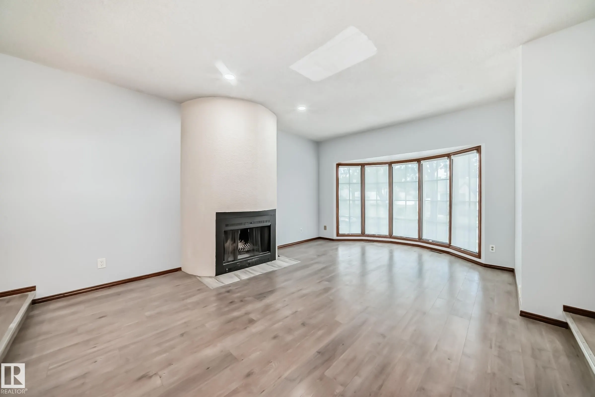 12247 12249 91 Street