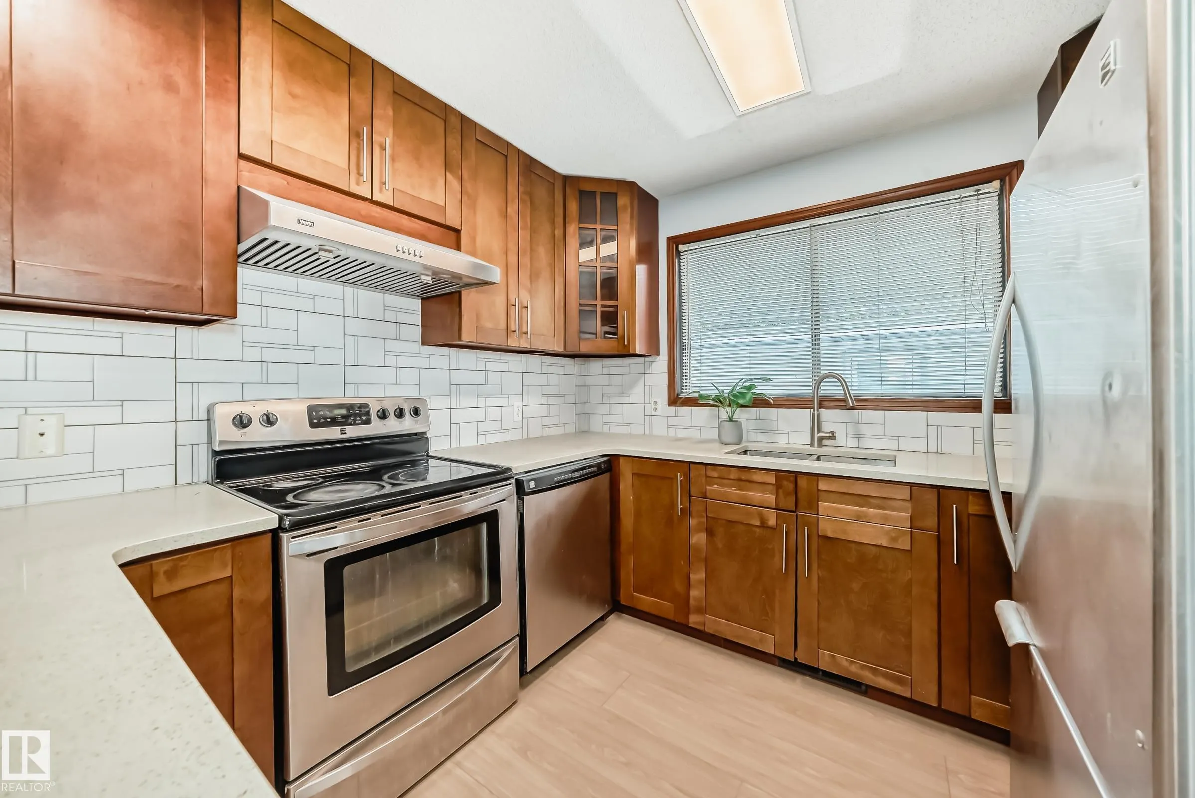 12247 12249 91 Street