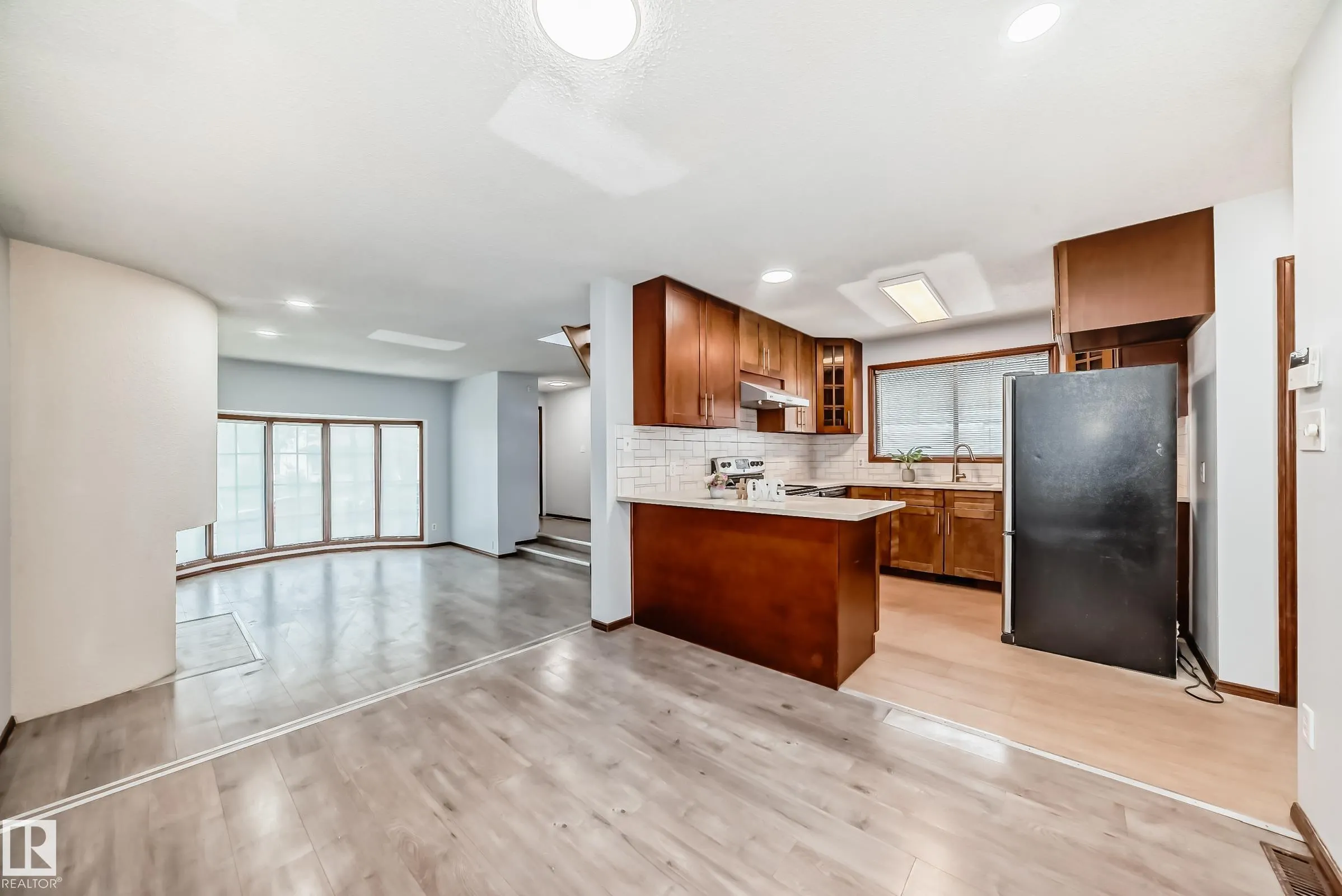 12247 12249 91 Street