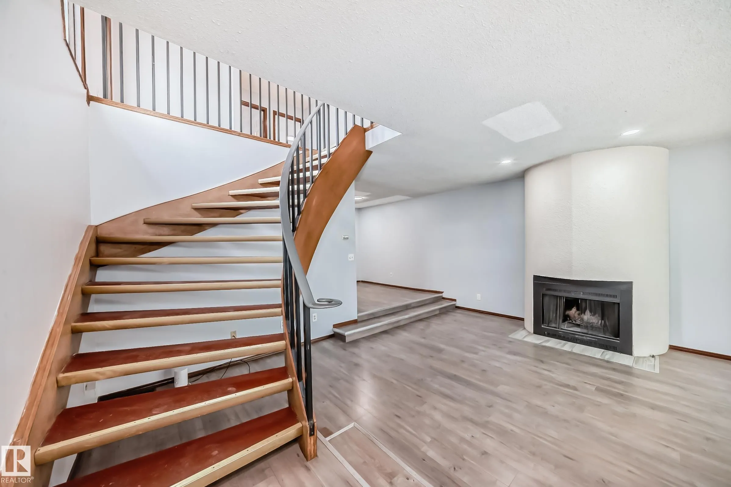 12247 12249 91 Street