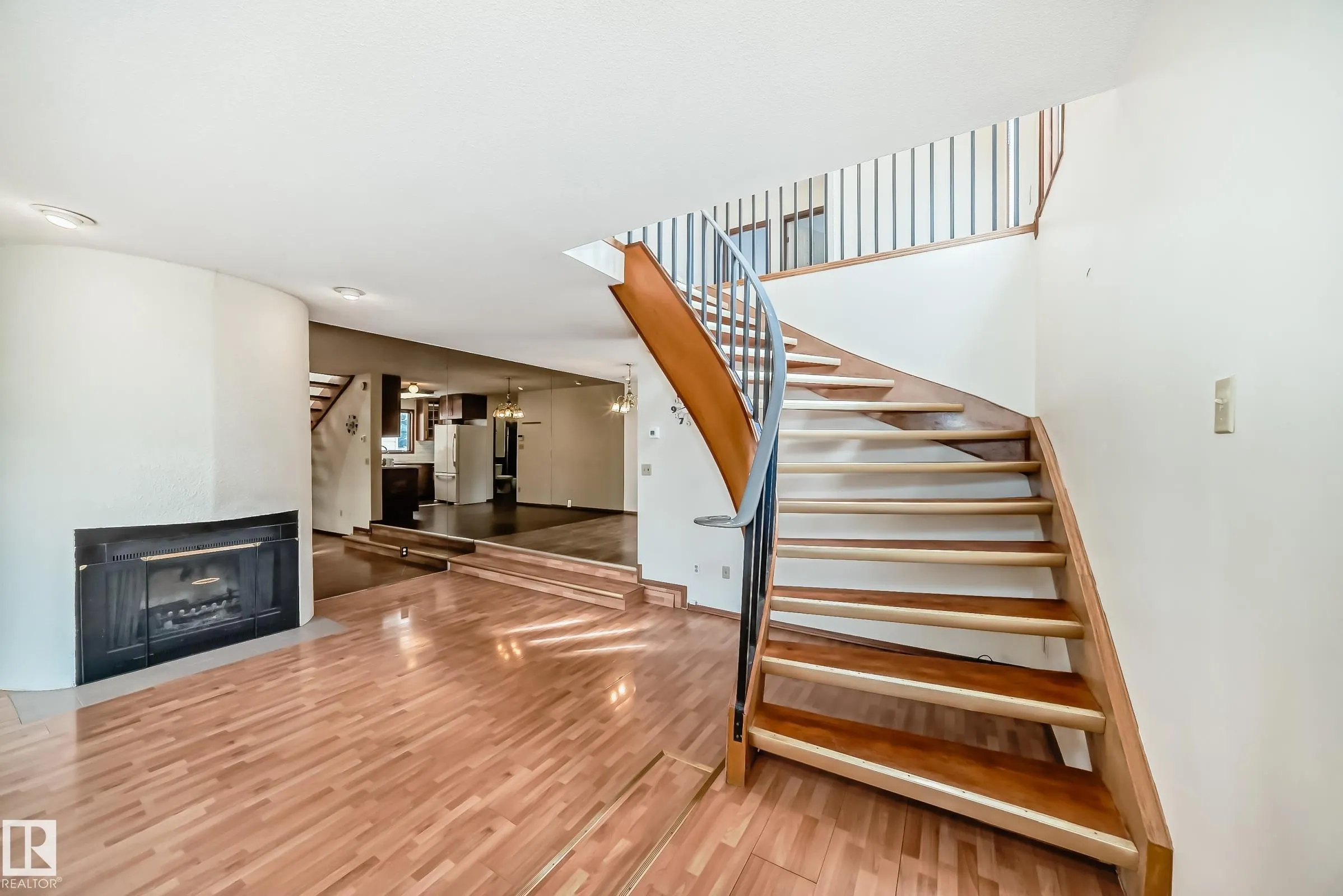 12247 12249 91 Street