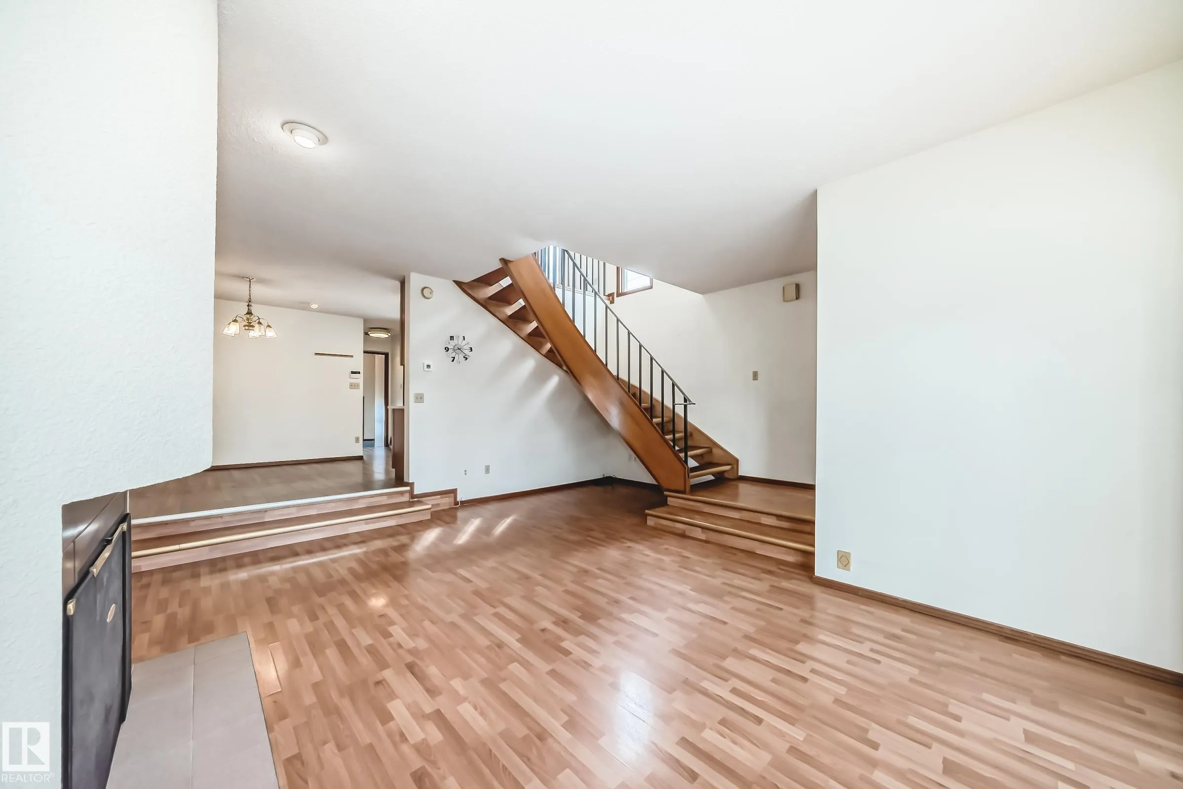 12247 12249 91 Street