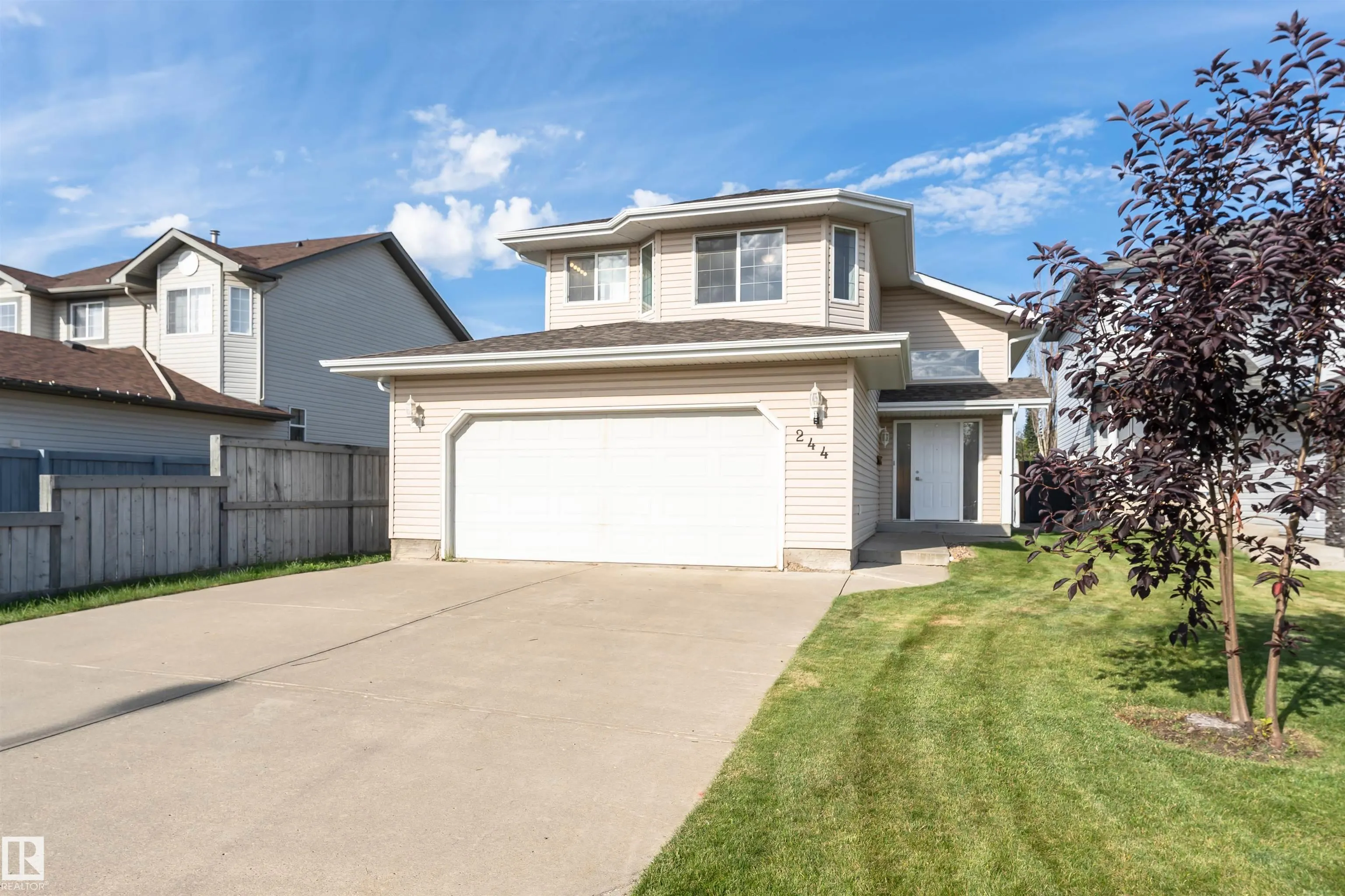 244 FOXBORO Crescent