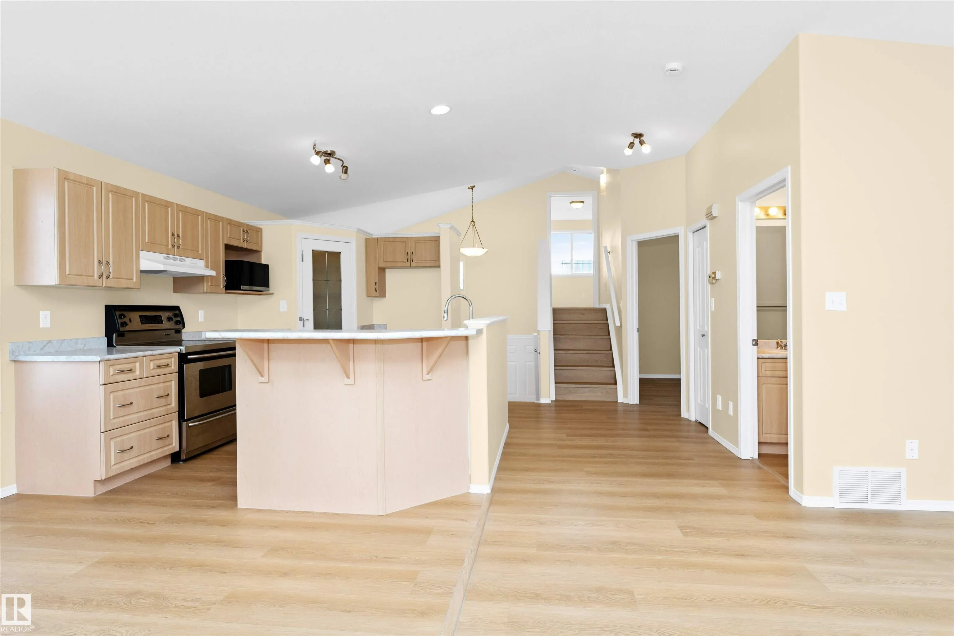 244 FOXBORO Crescent