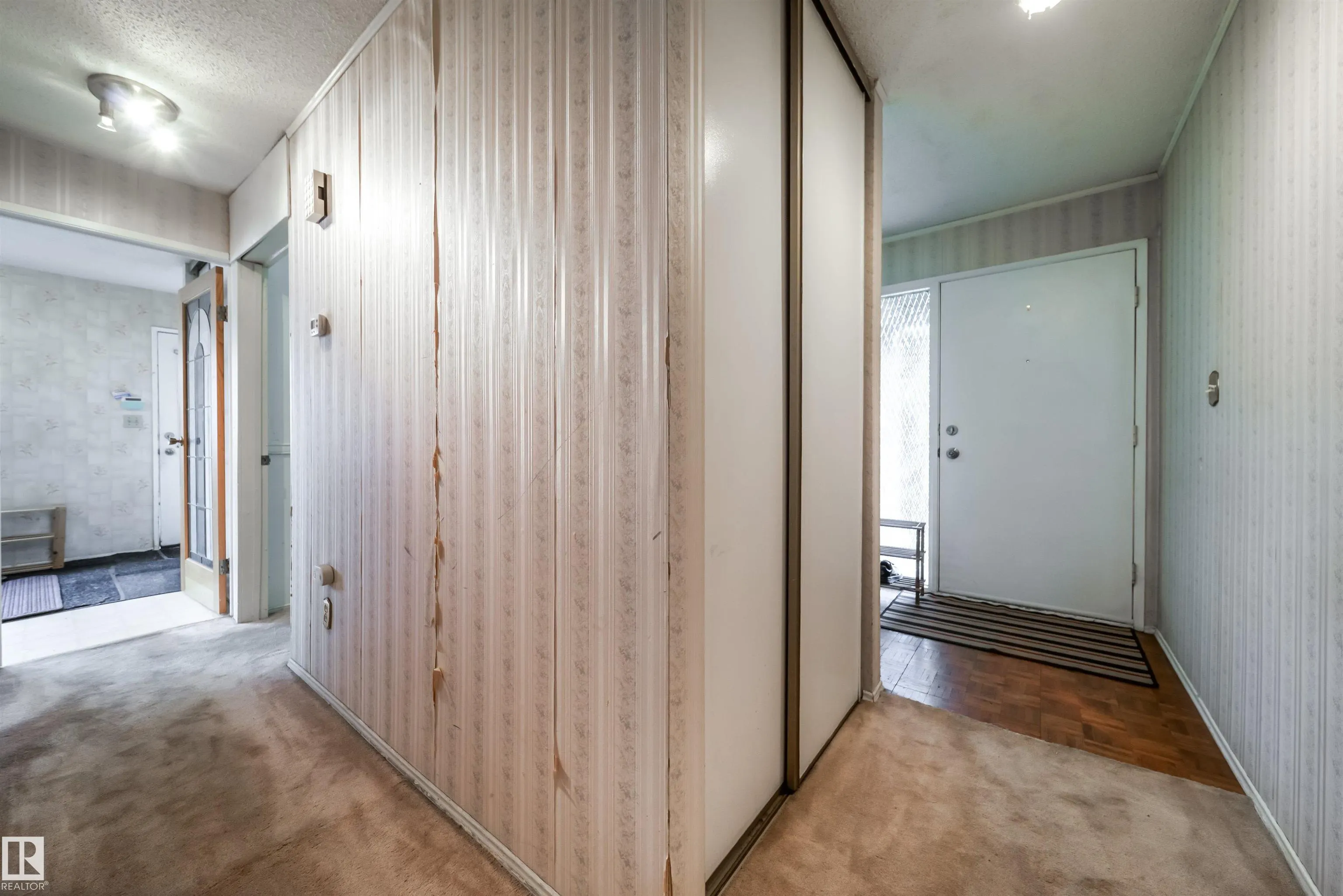 18111 76 Avenue
