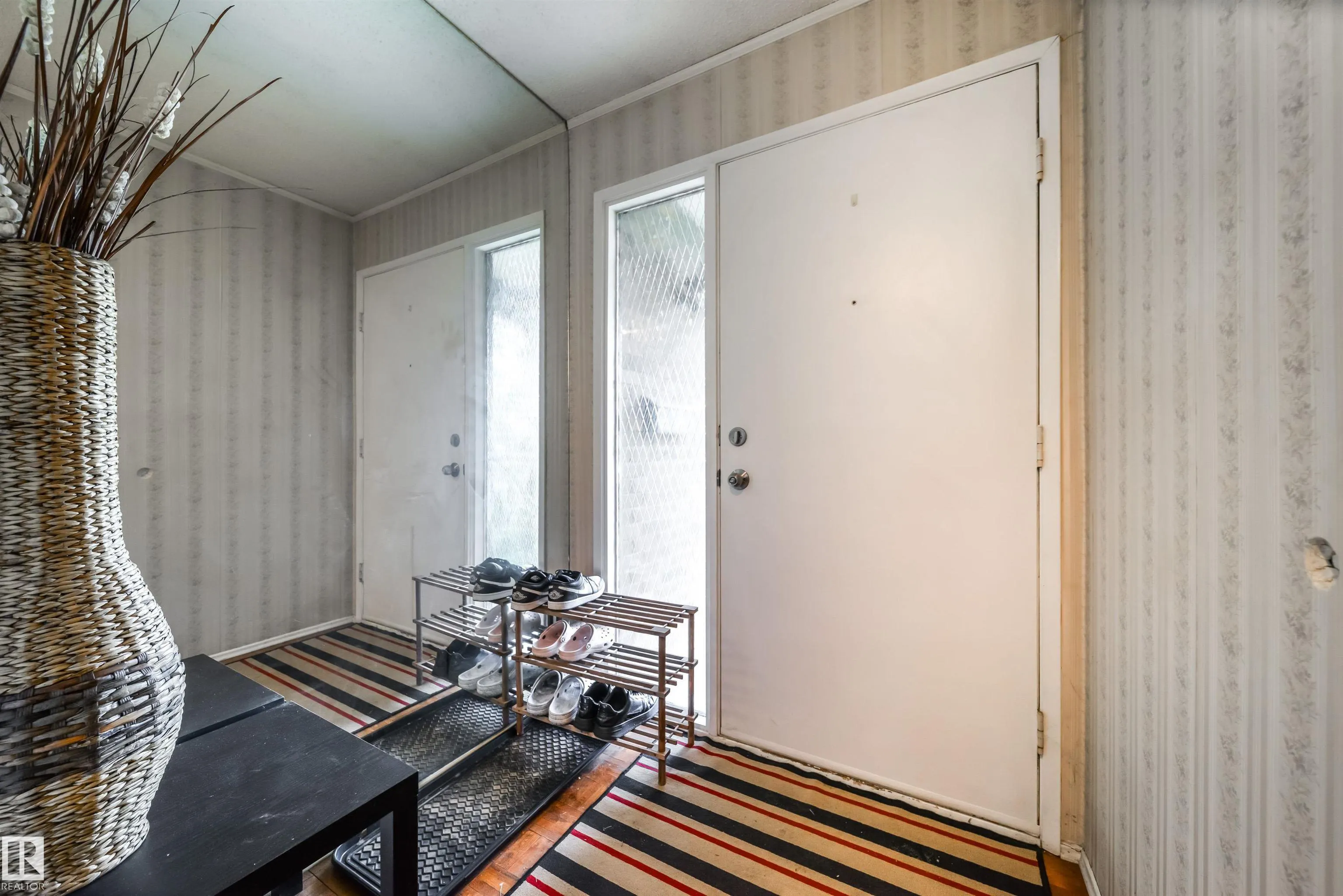 18111 76 Avenue