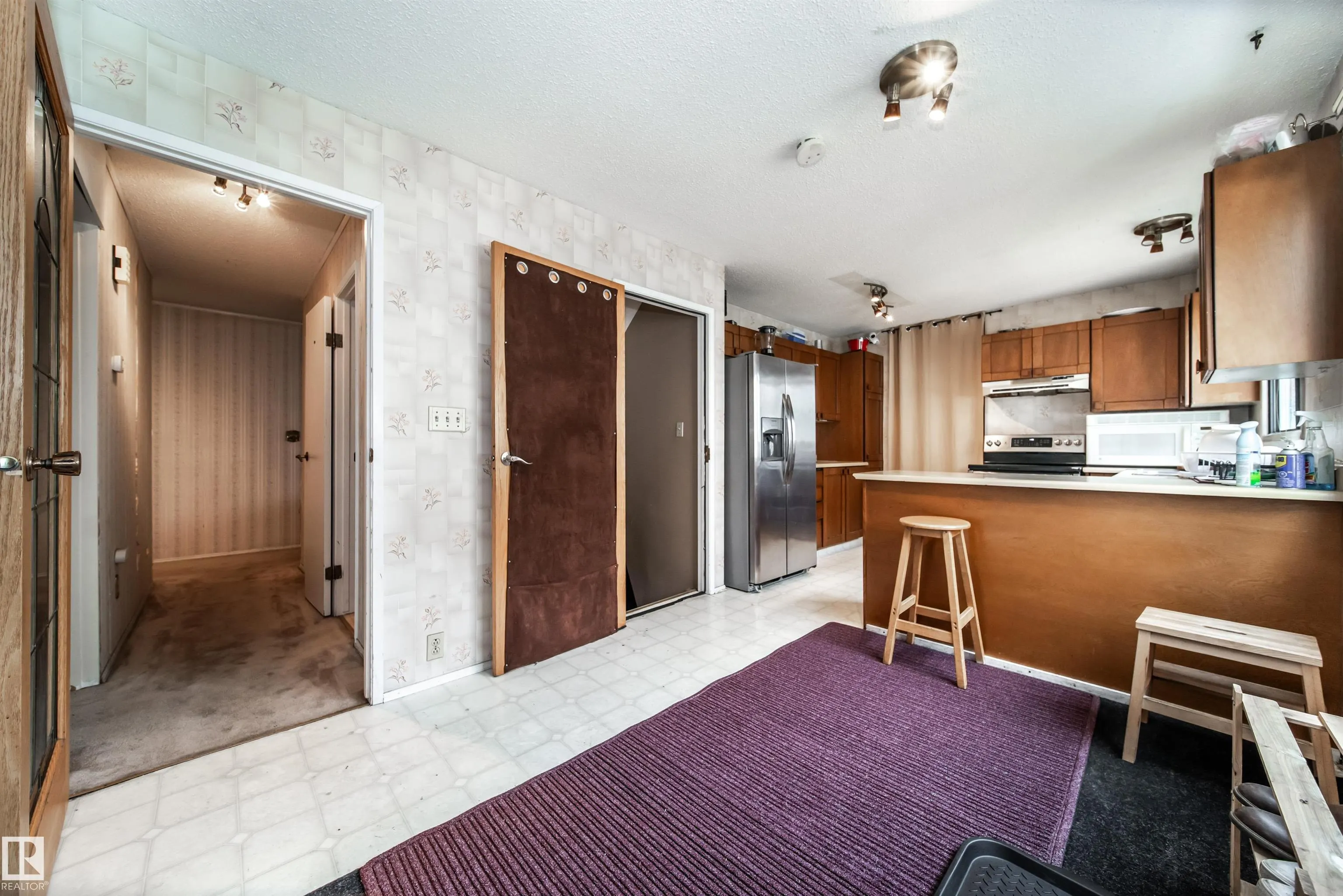 18111 76 Avenue