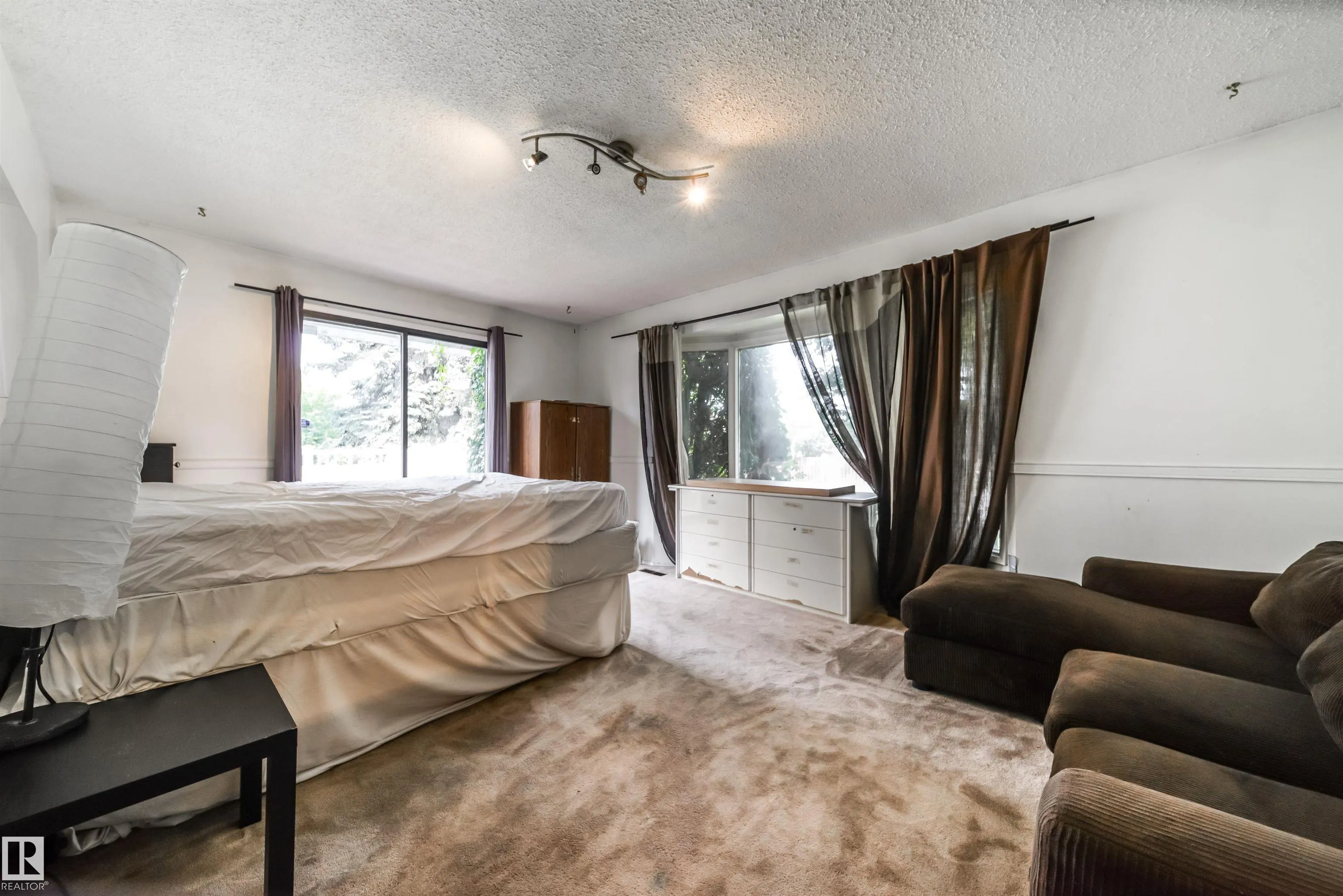 18111 76 Avenue