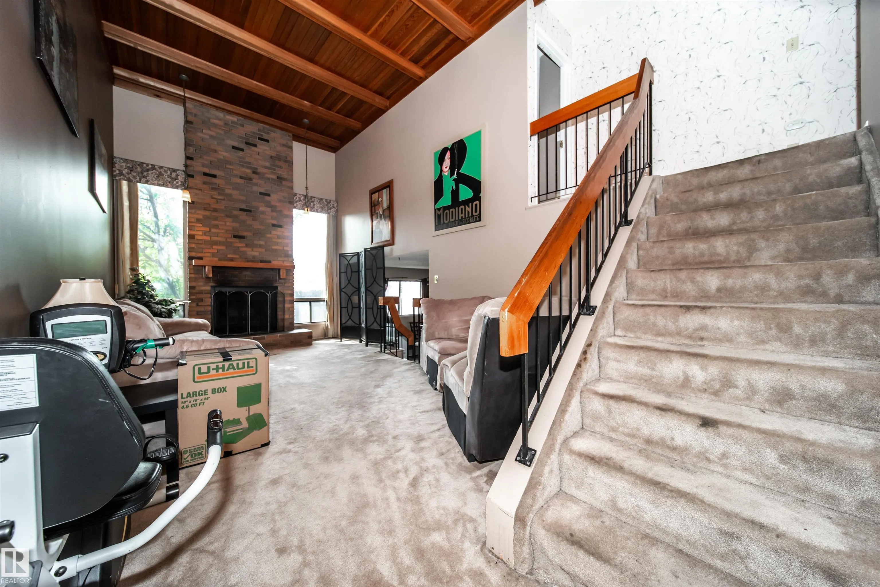 18111 76 Avenue