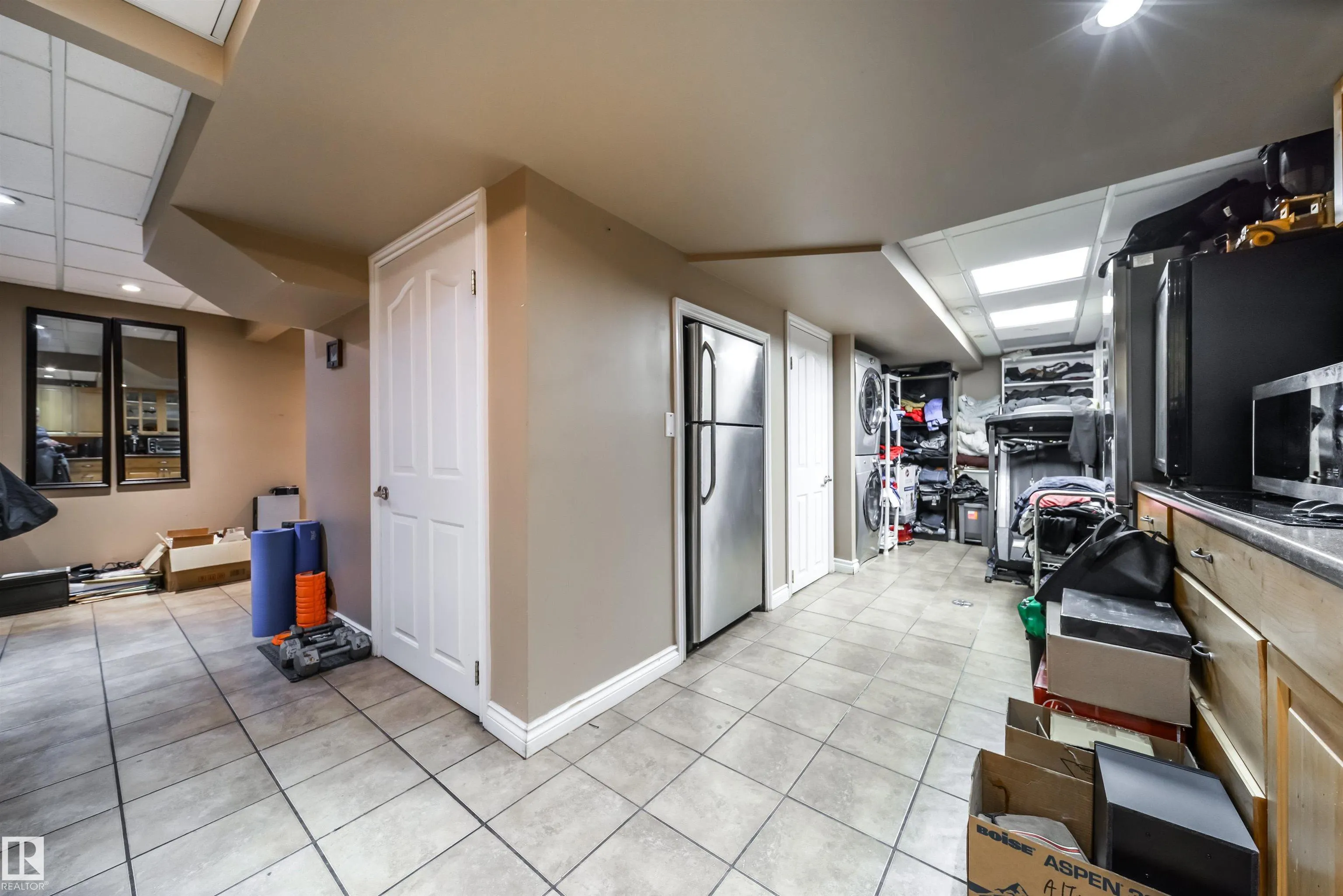 18111 76 Avenue