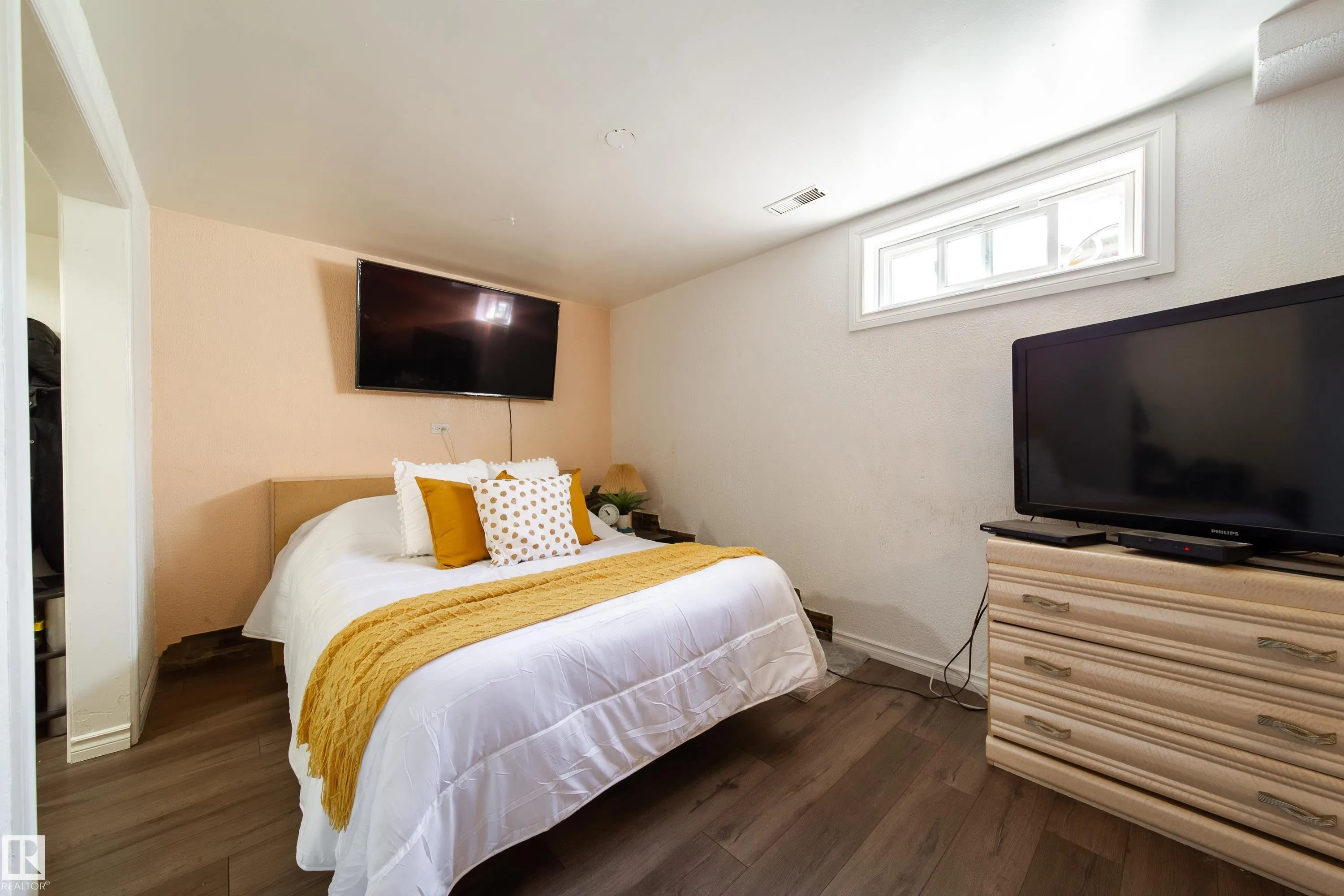 14320 80 Street