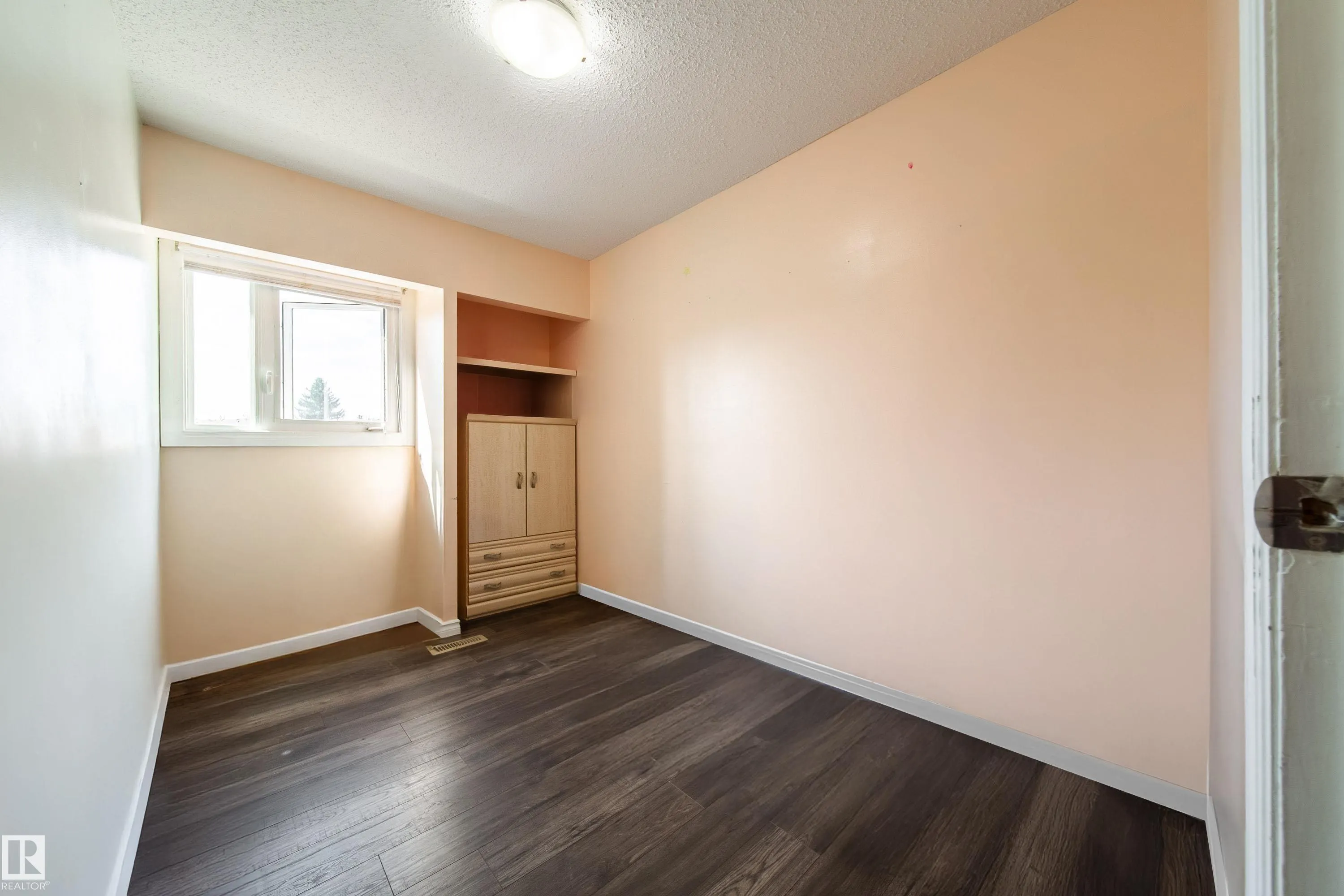 14320 80 Street