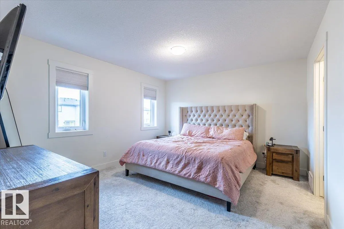 5236 47 Ave