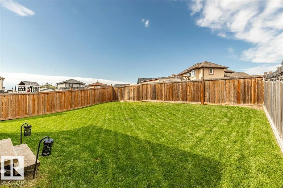 5236 47 Ave