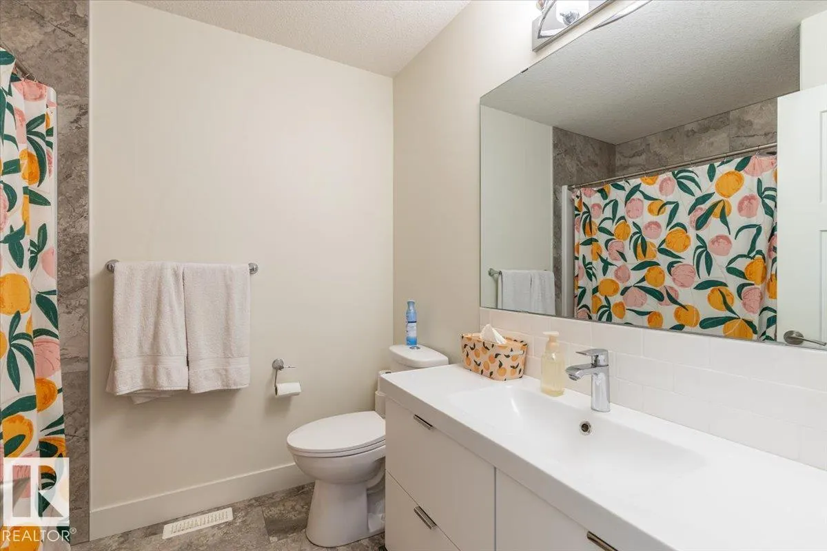 5236 47 Ave