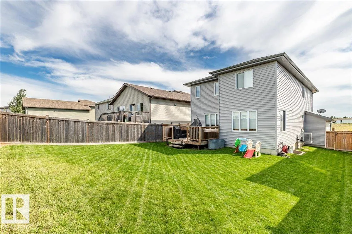 5236 47 Ave