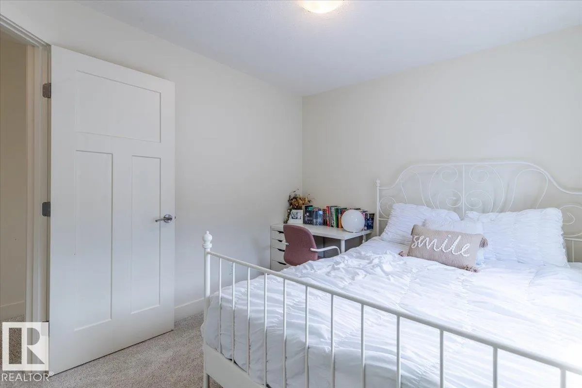 5236 47 Ave