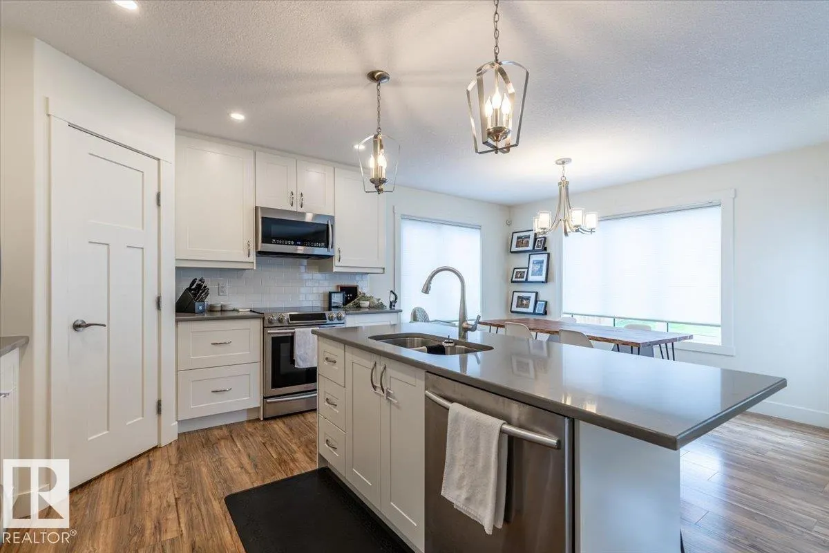 5236 47 Ave