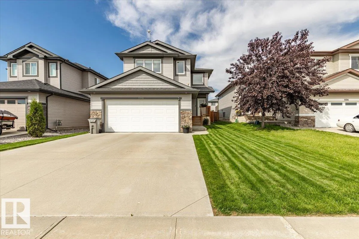 5236 47 Ave