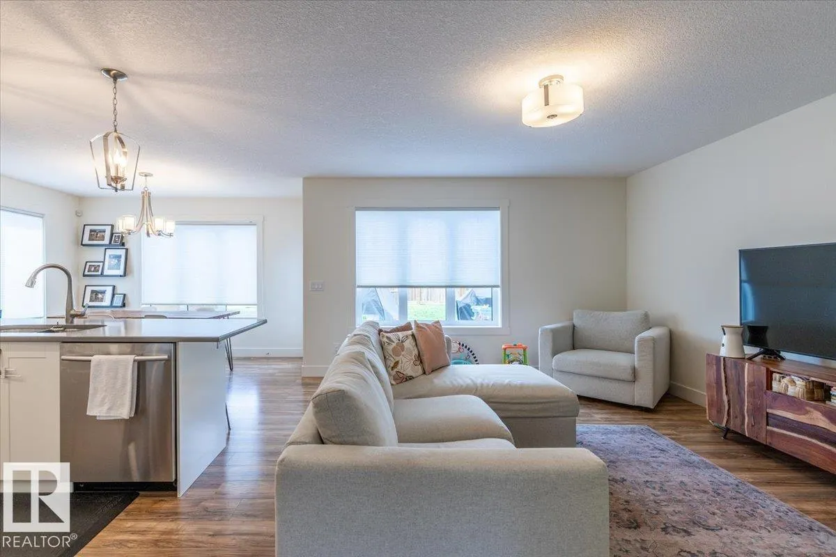 5236 47 Ave