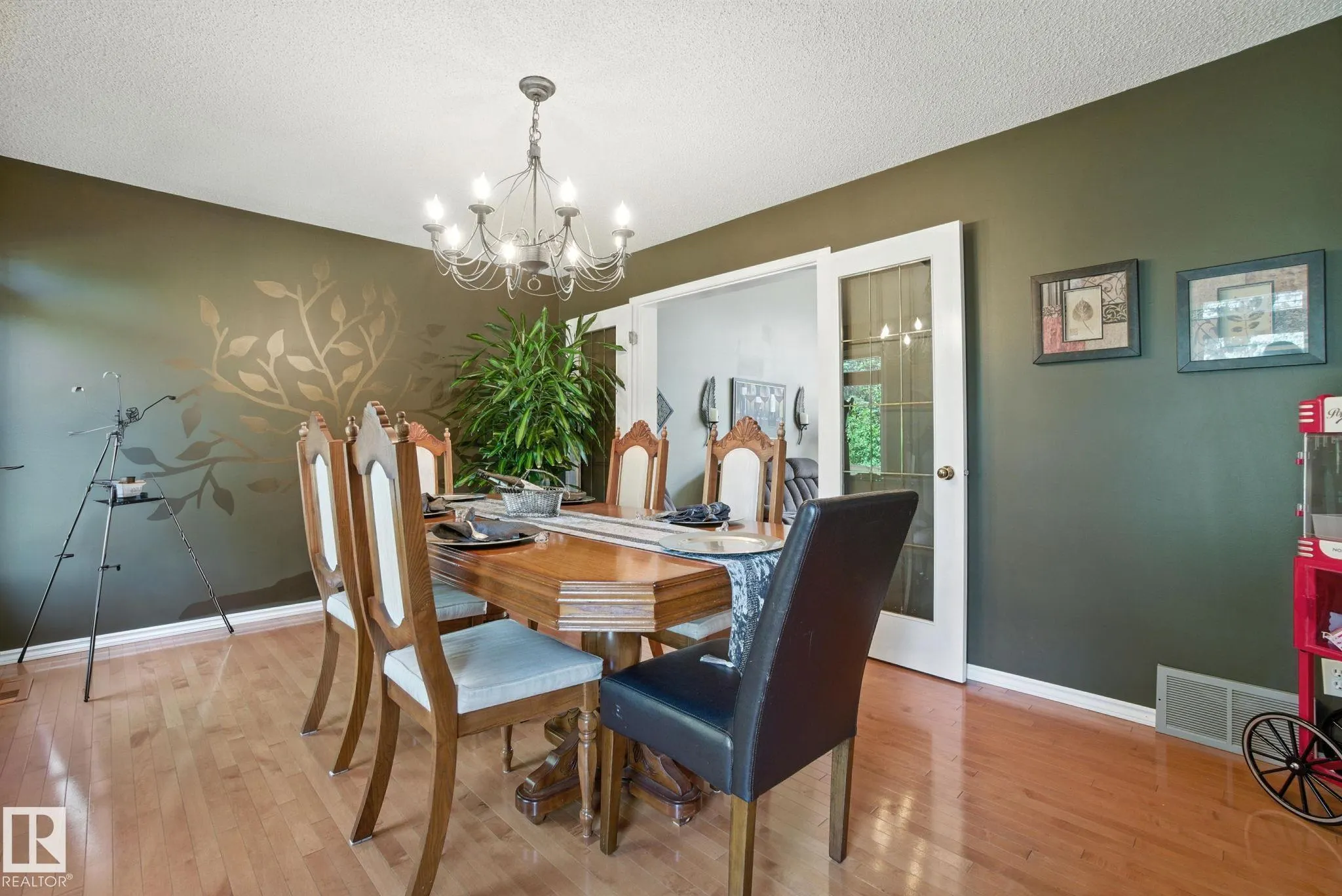 288 ORMSBY Road