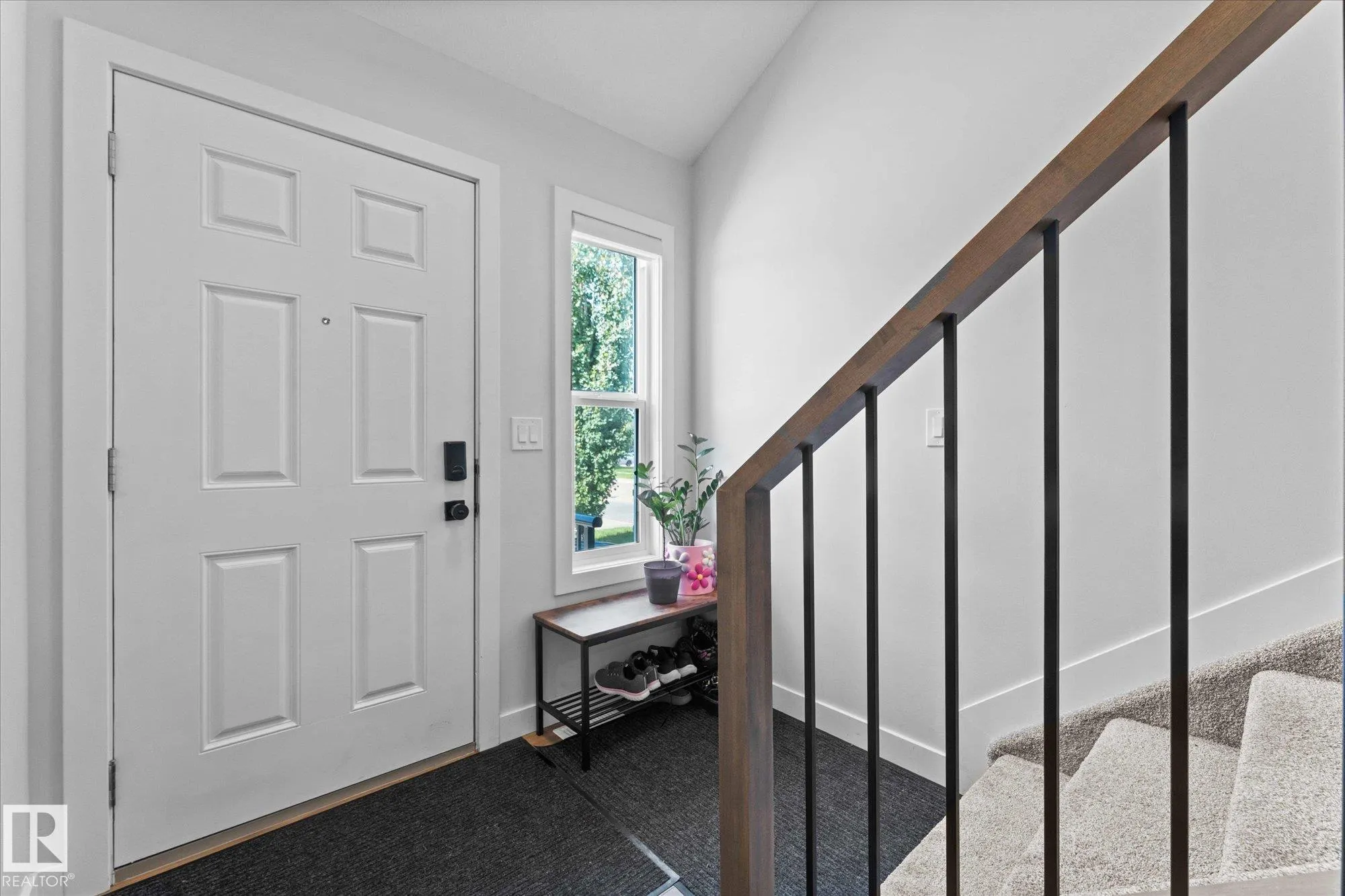 15 WOODSMERE Close