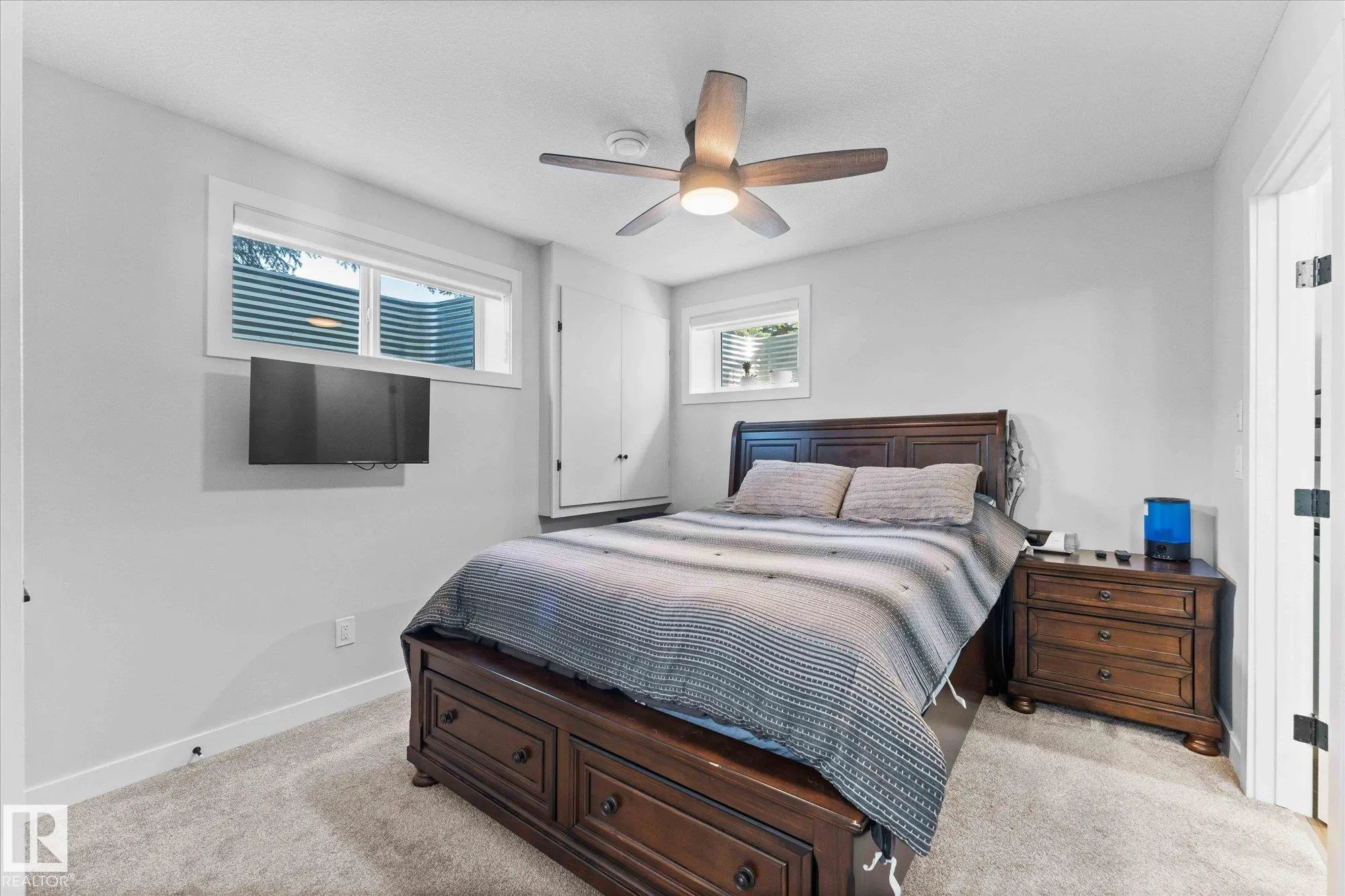 15 WOODSMERE Close