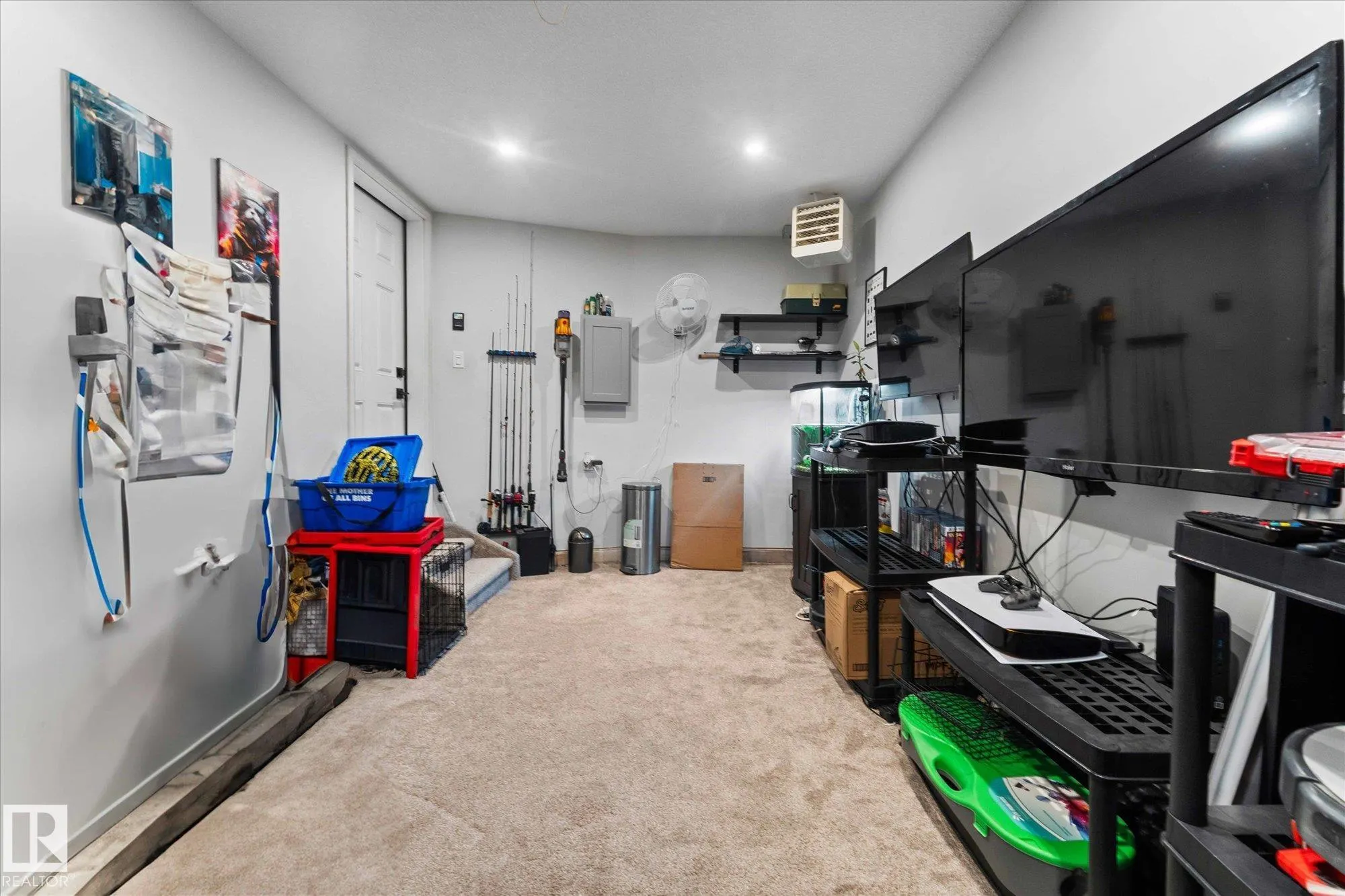 15 WOODSMERE Close