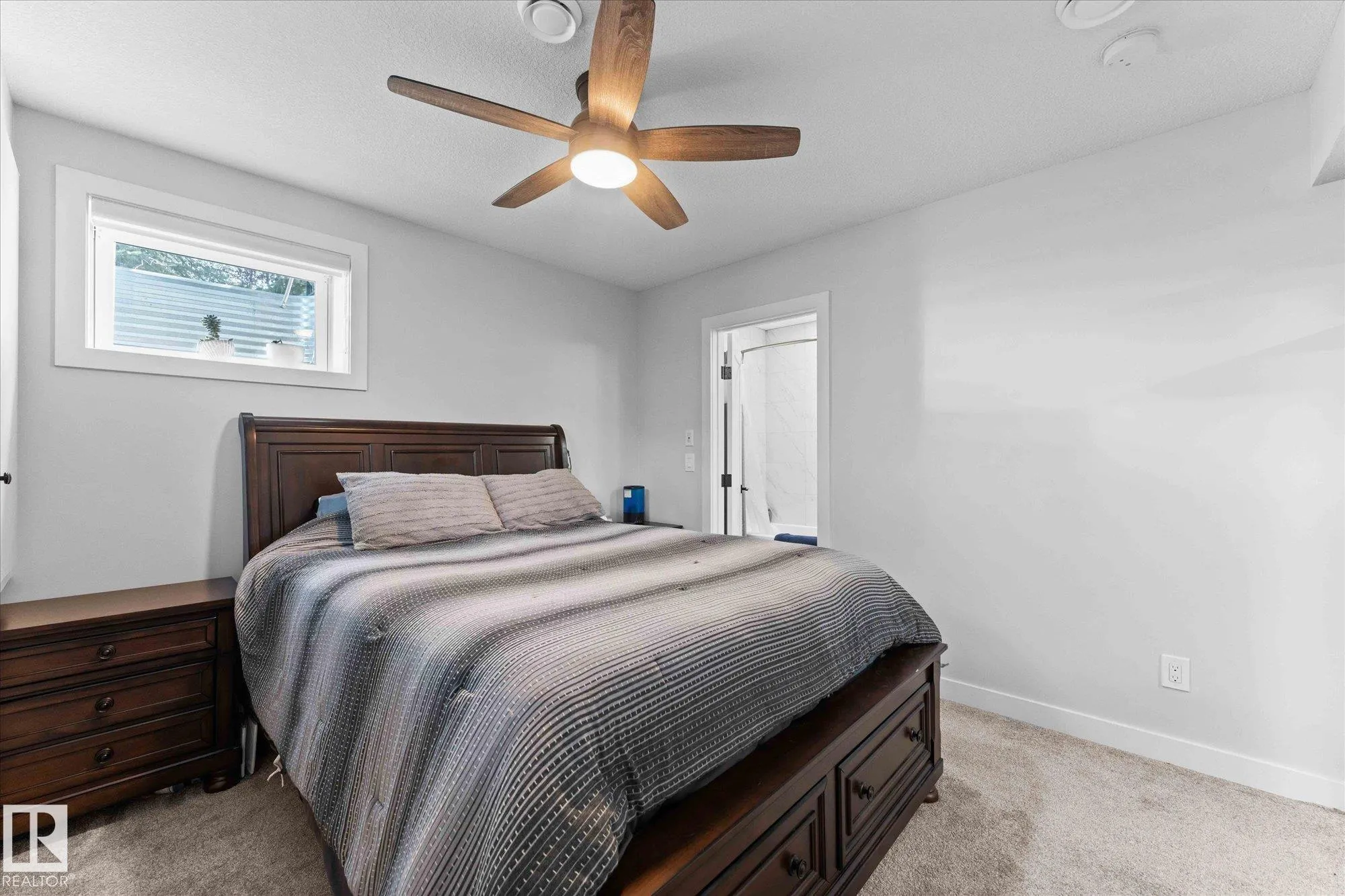 15 WOODSMERE Close