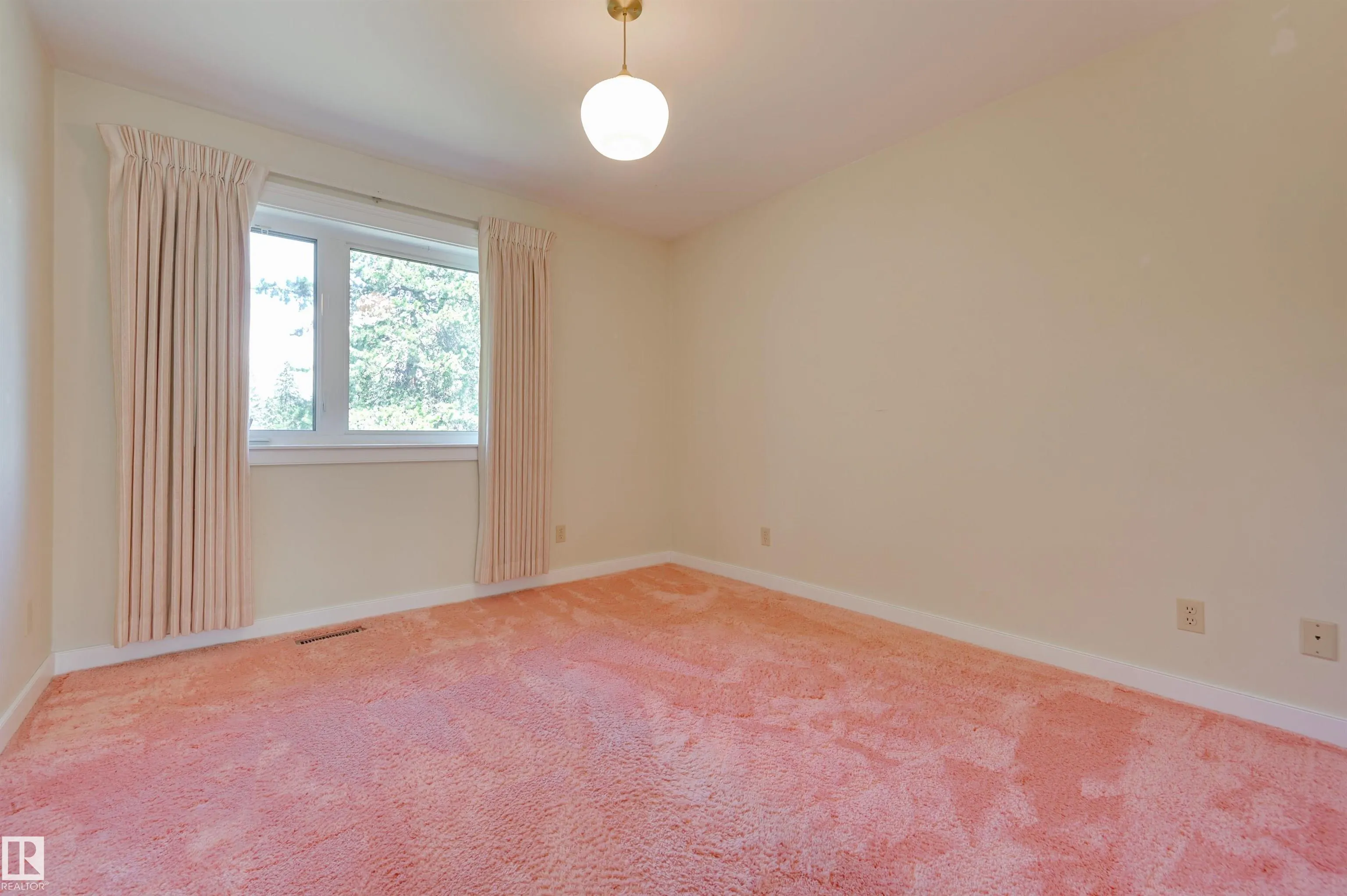 24 QUESNELL Road
