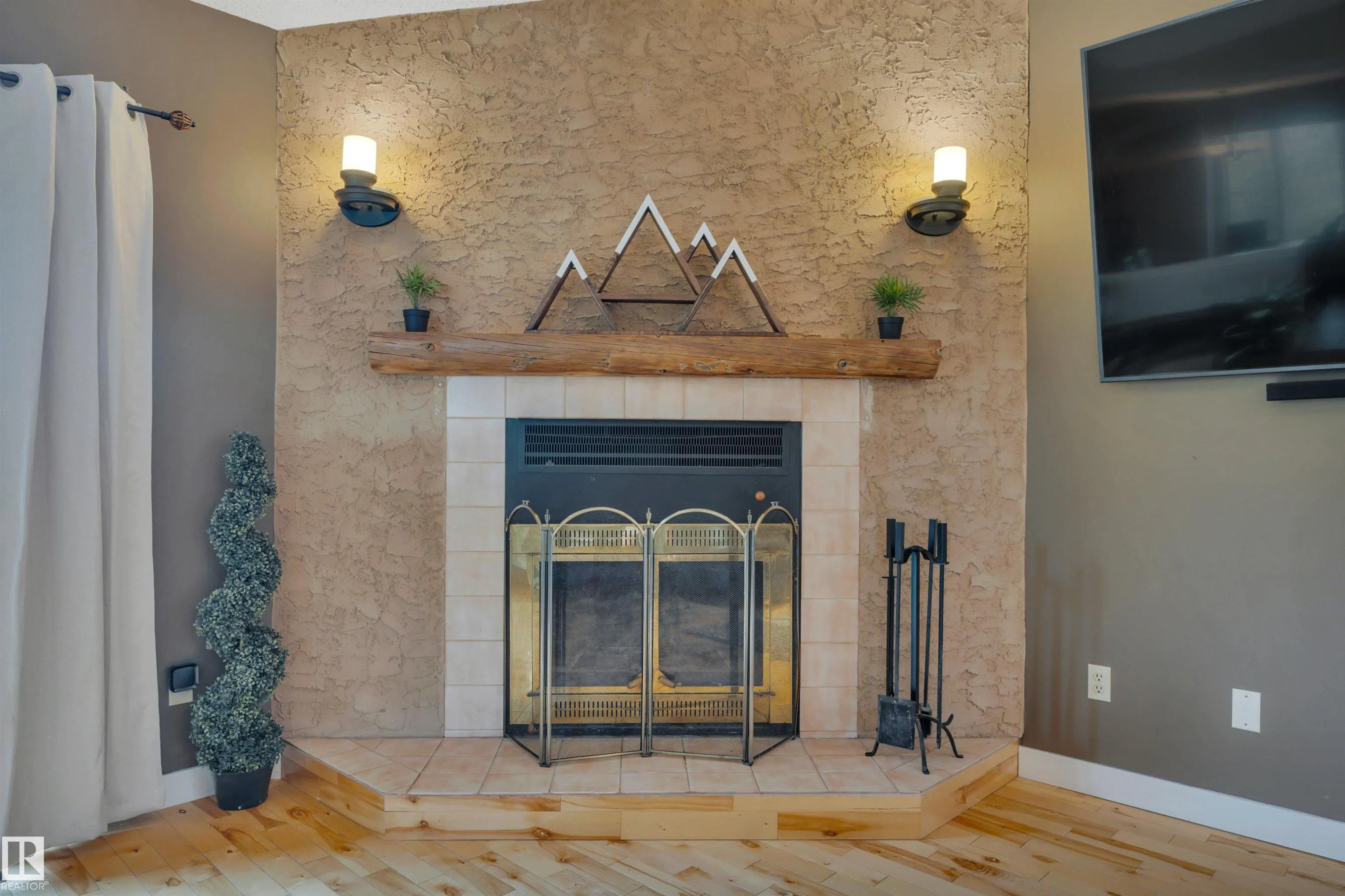 7 FIELDSTONE Cove