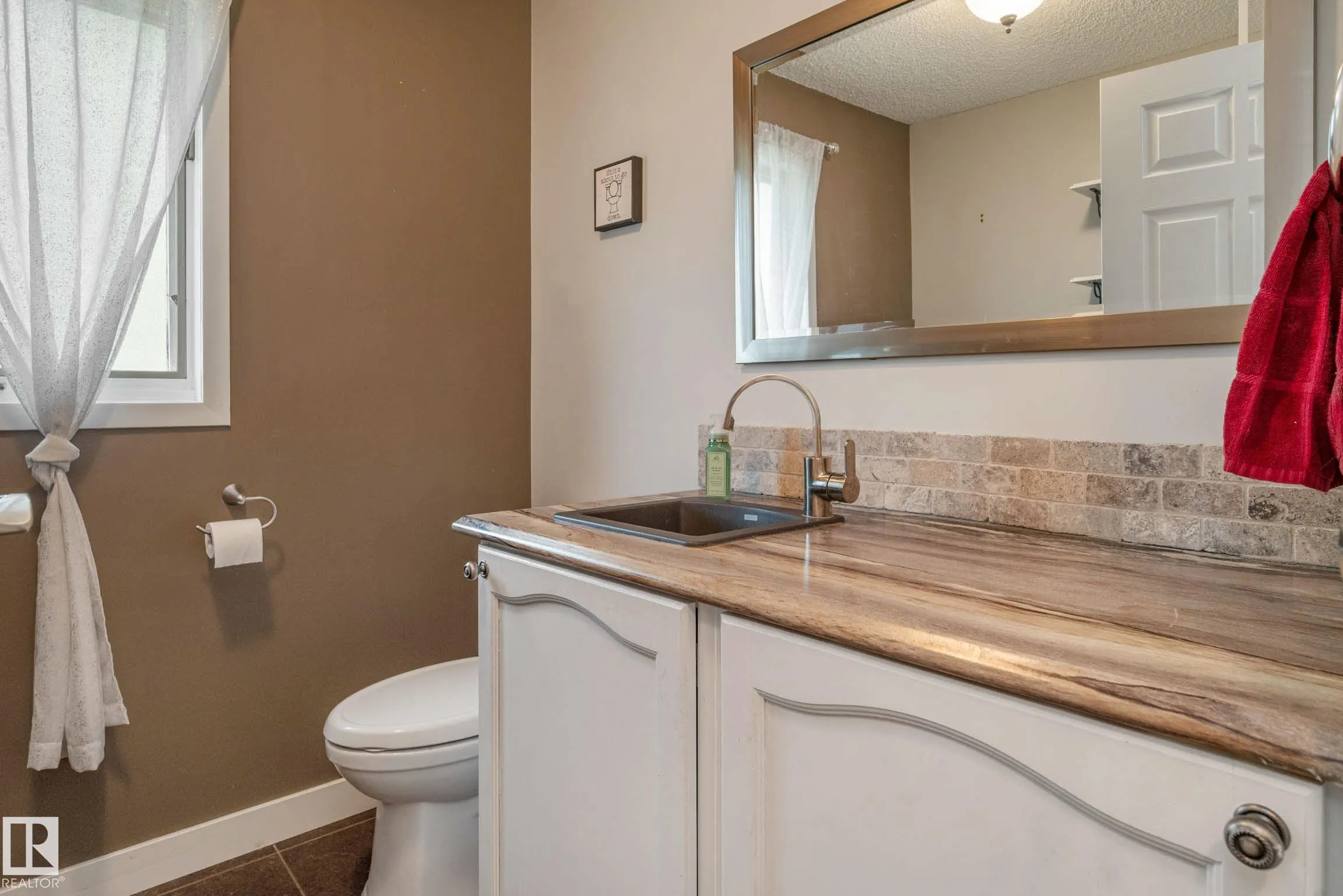 7 FIELDSTONE Cove