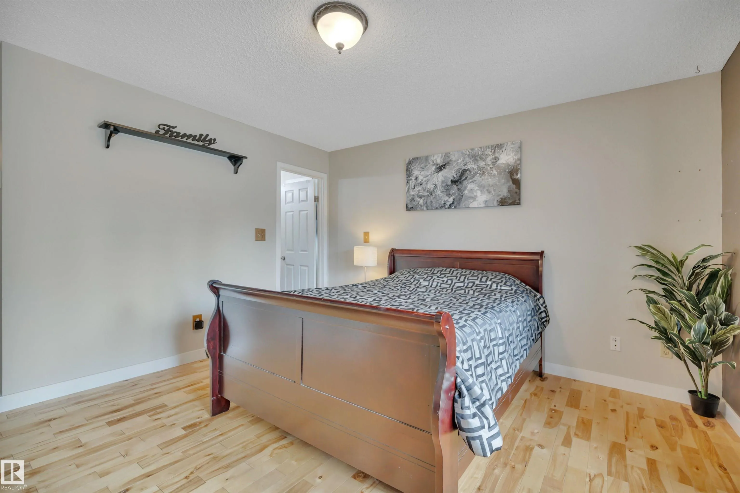 7 FIELDSTONE Cove