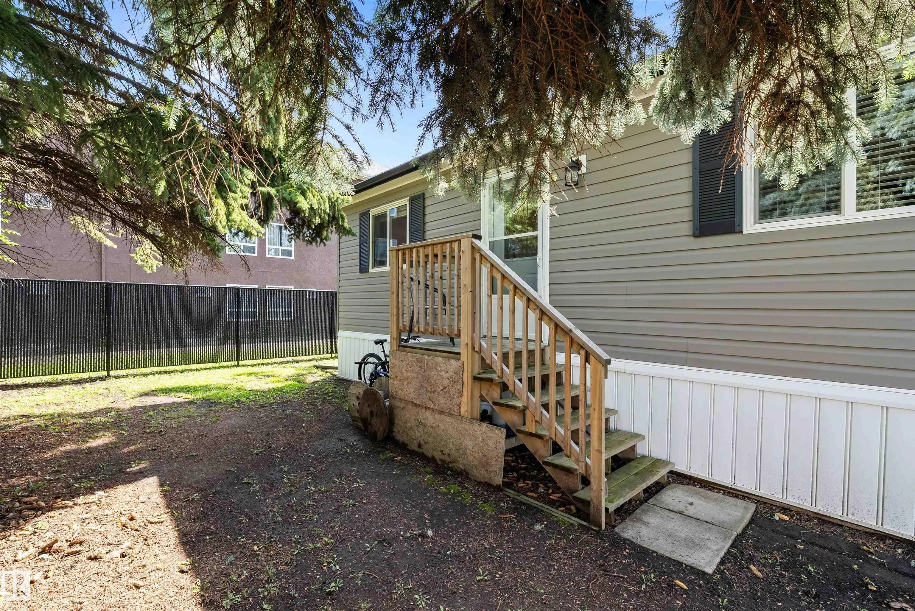 100 Willow Park Estates