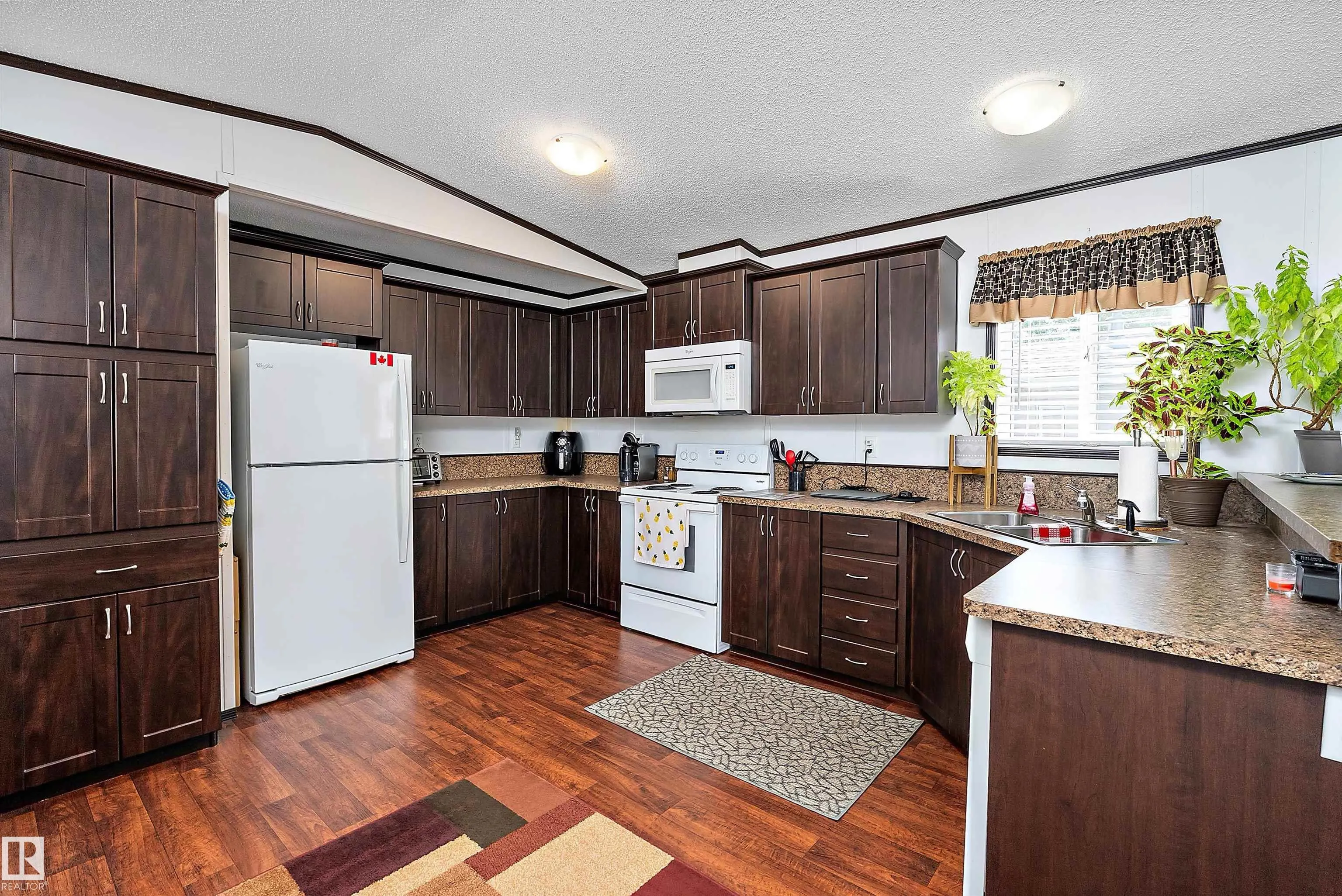 100 Willow Park Estates