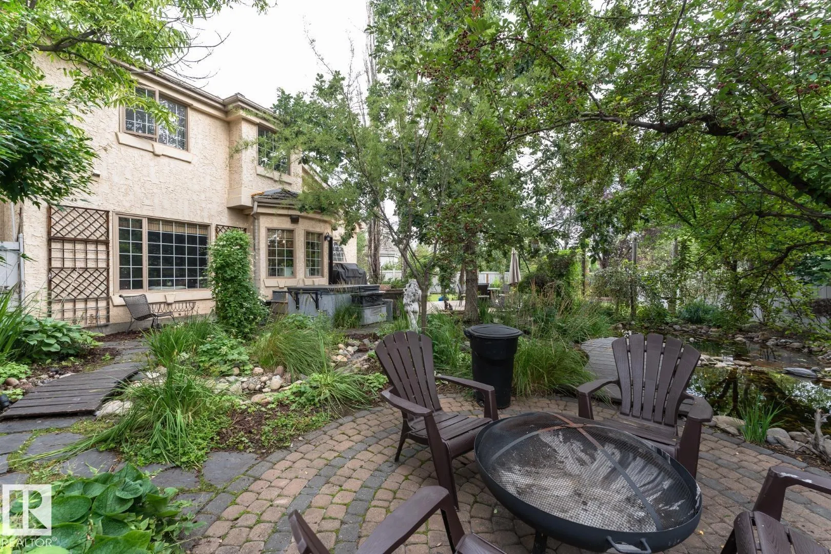 160 CARLSON Close