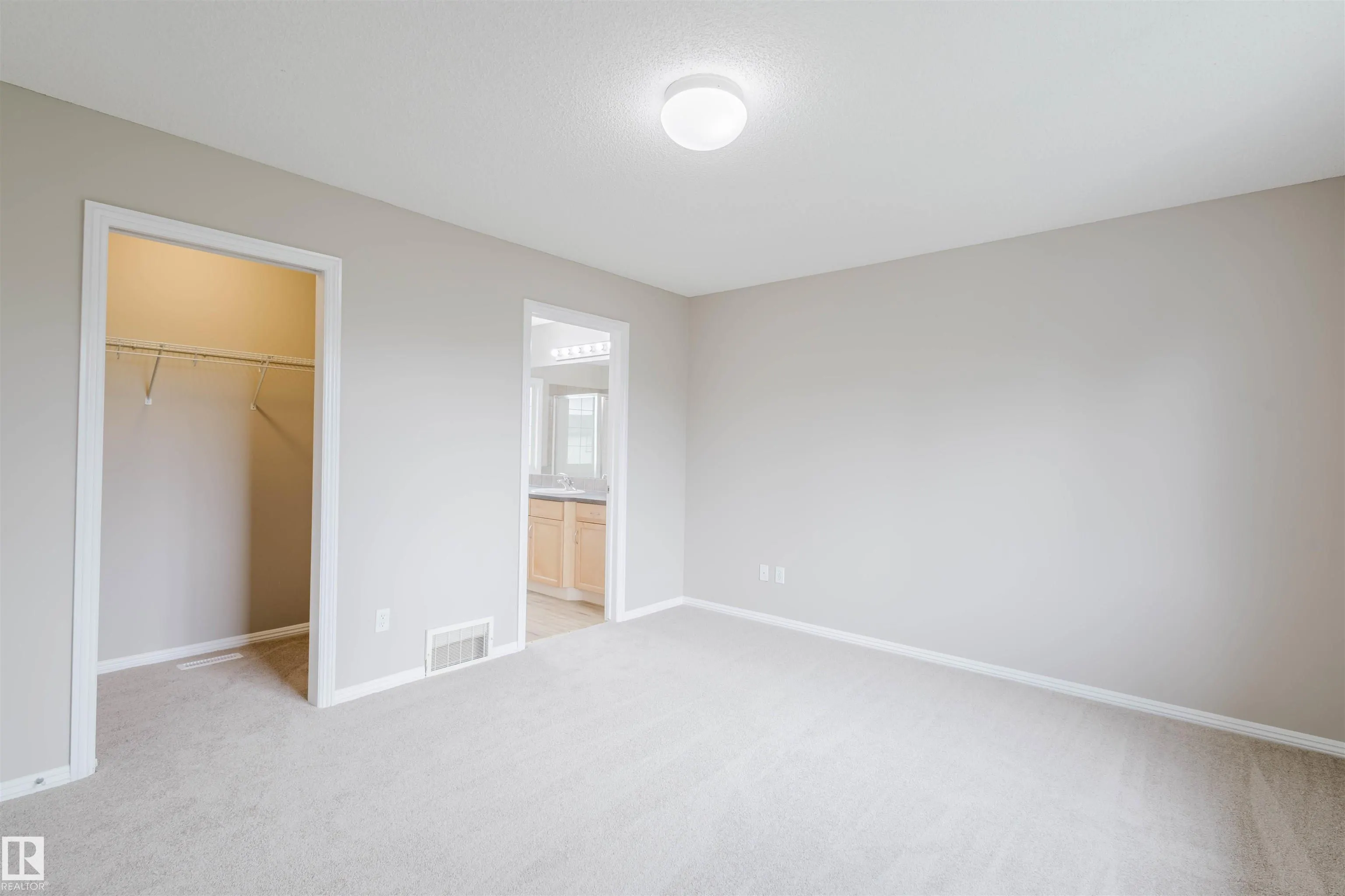 2611 HANNA Crescent