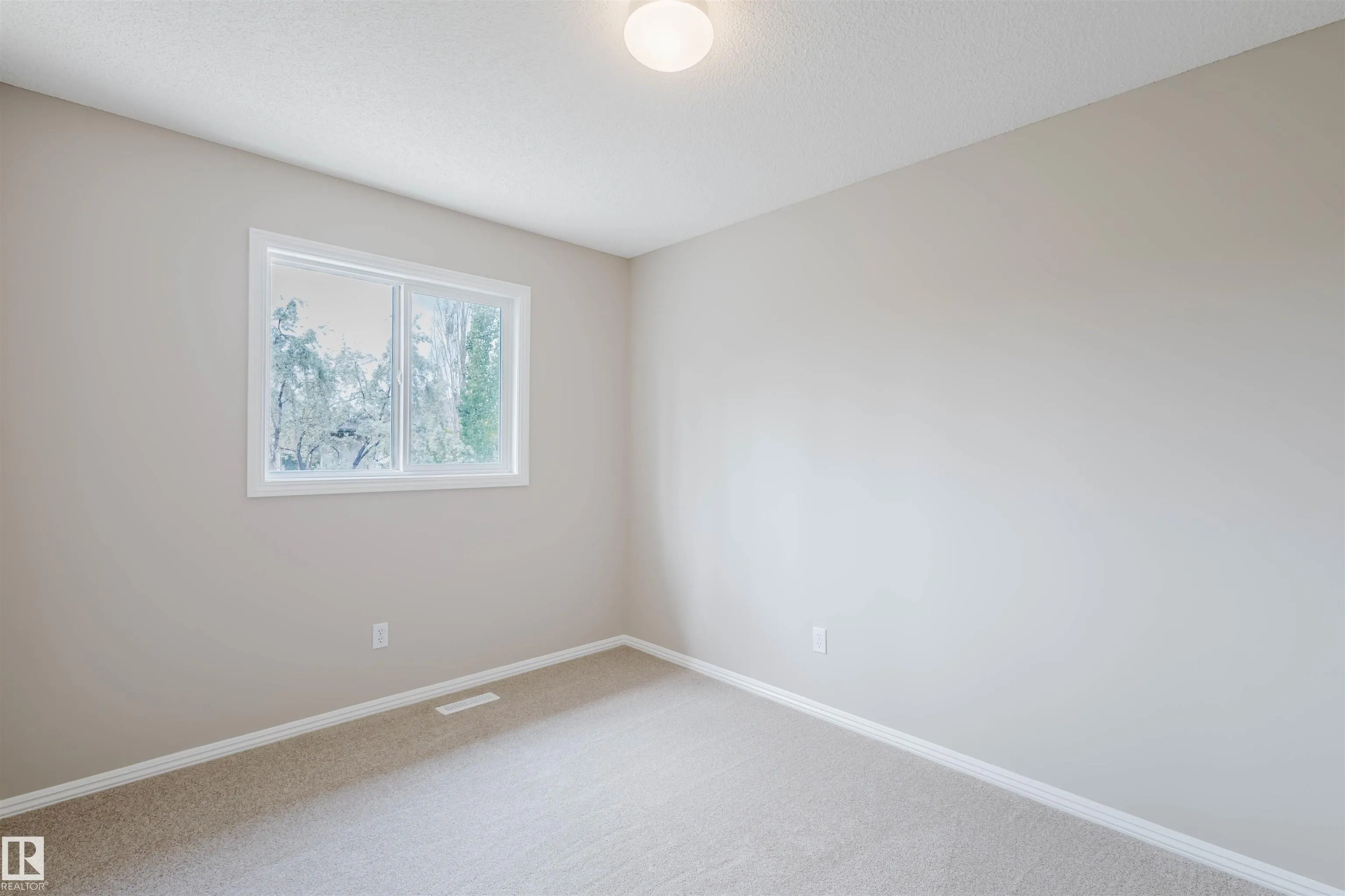 2611 HANNA Crescent