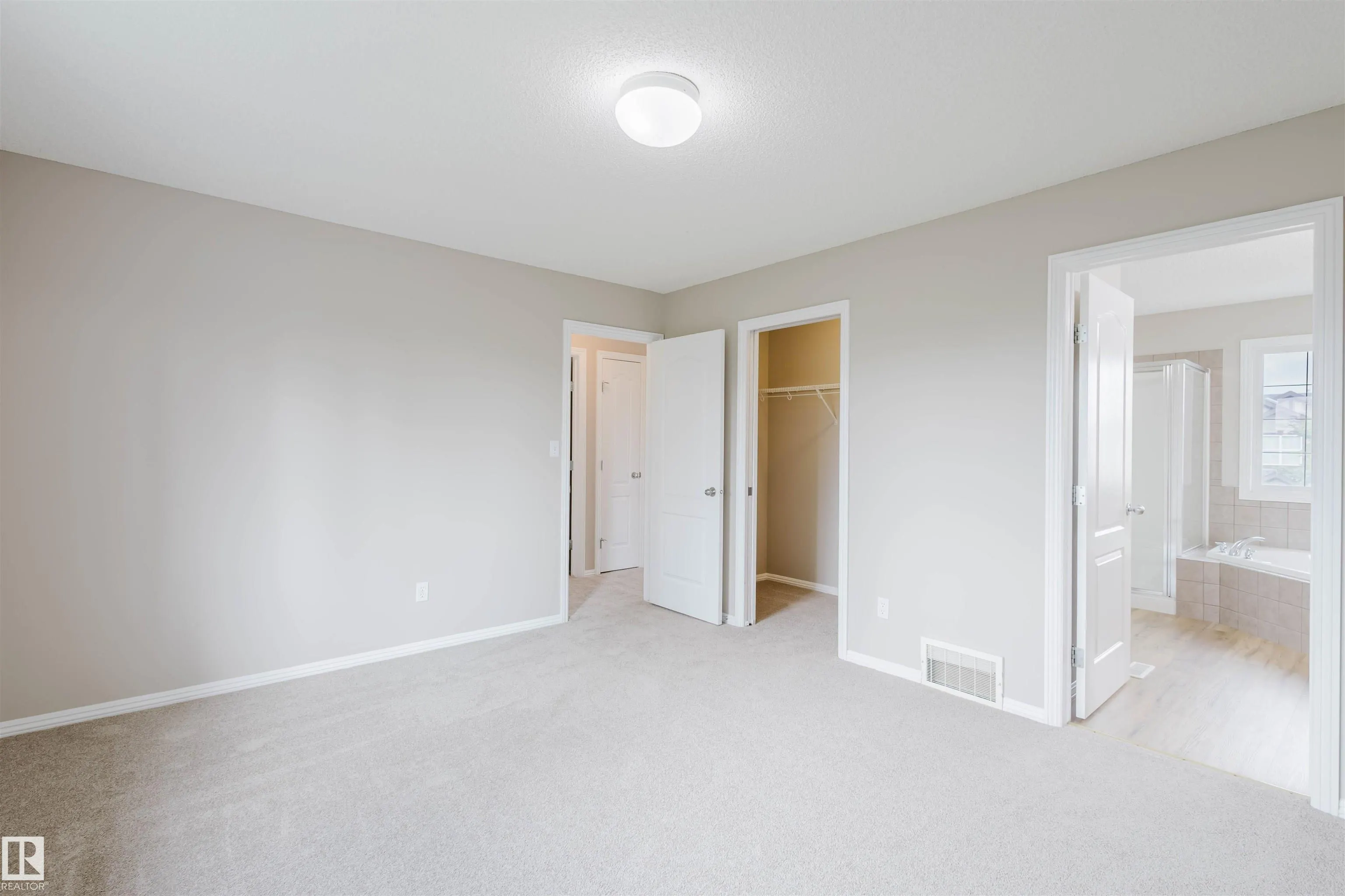 2611 HANNA Crescent
