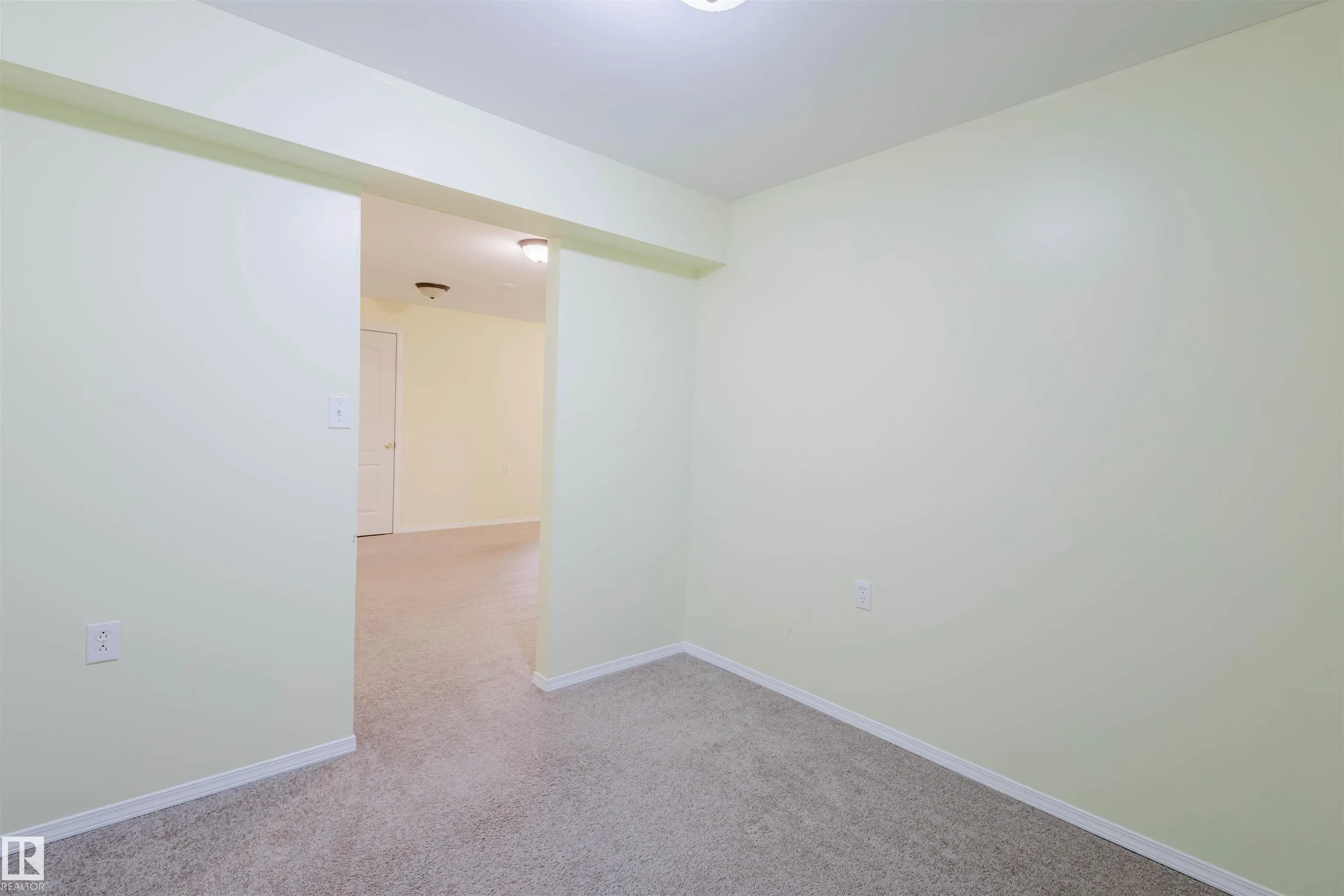 2611 HANNA Crescent