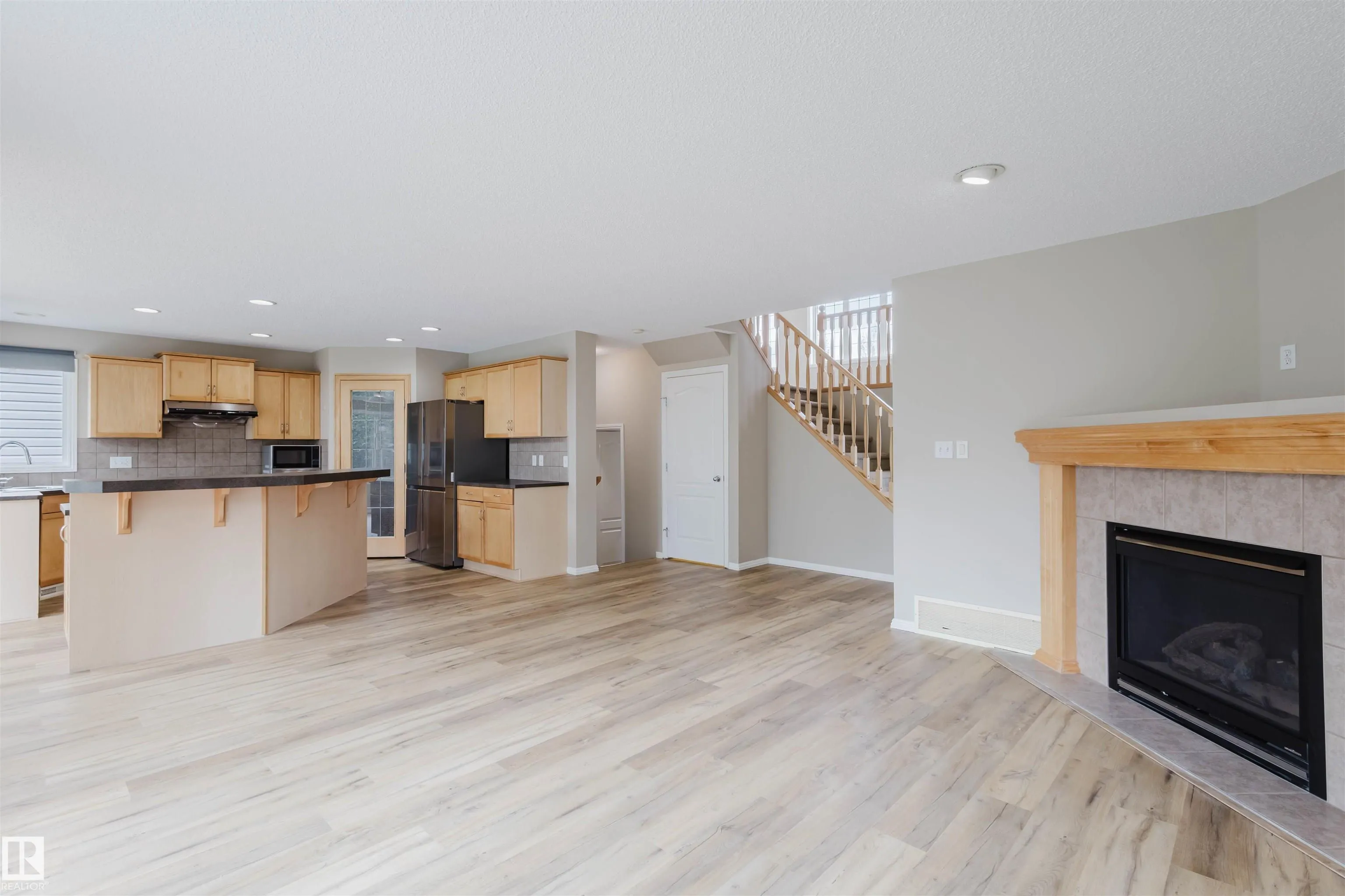 2611 HANNA Crescent