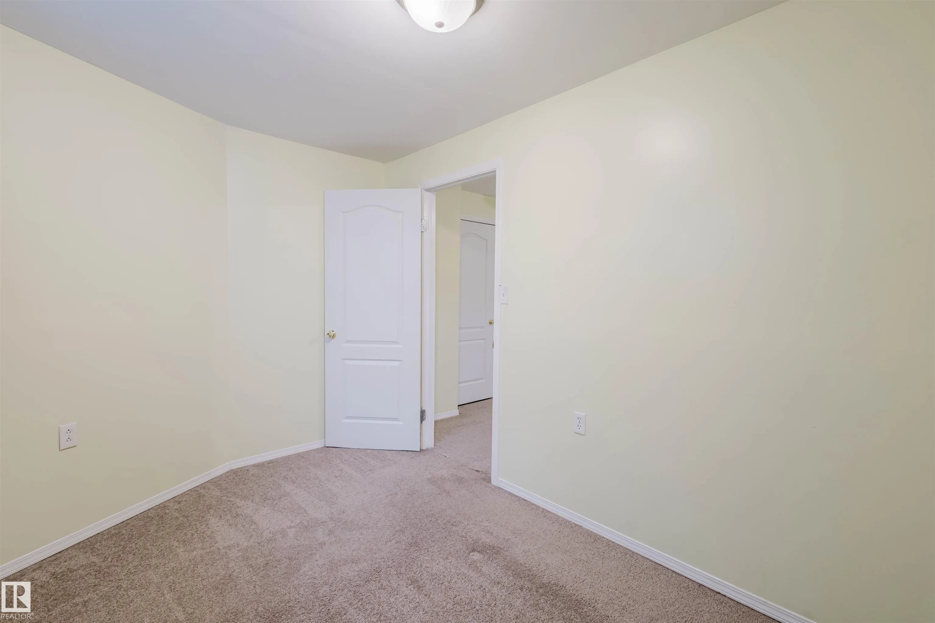 2611 HANNA Crescent