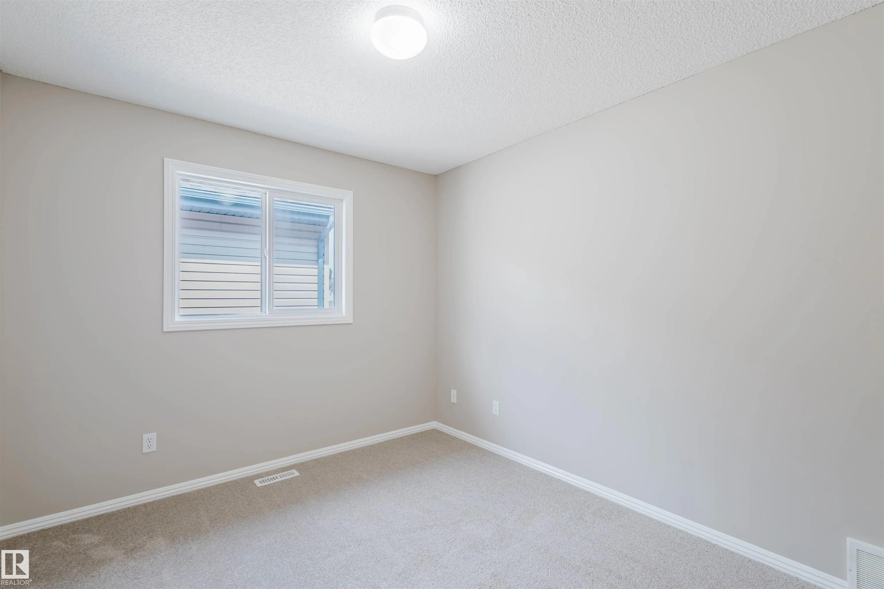 2611 HANNA Crescent