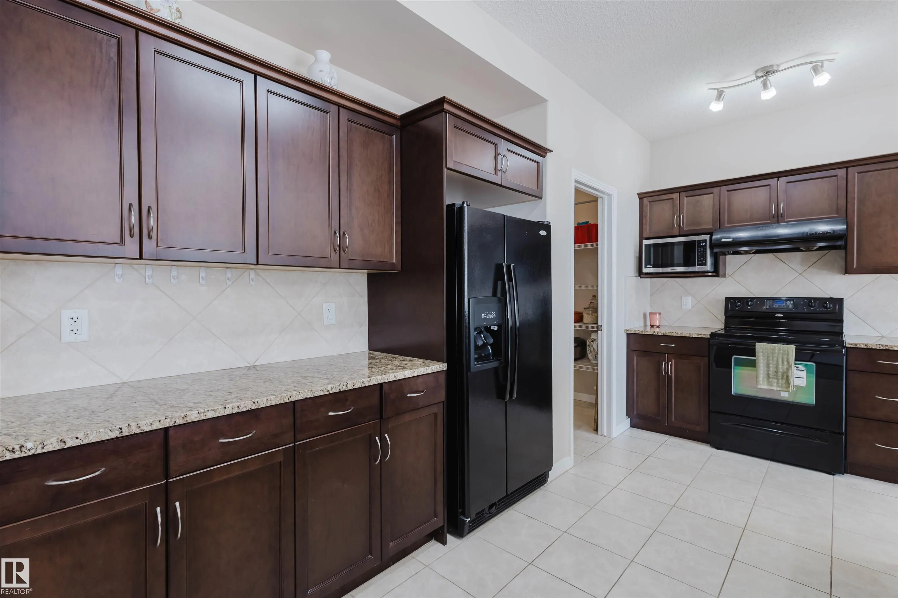 6731 SPEAKER Place