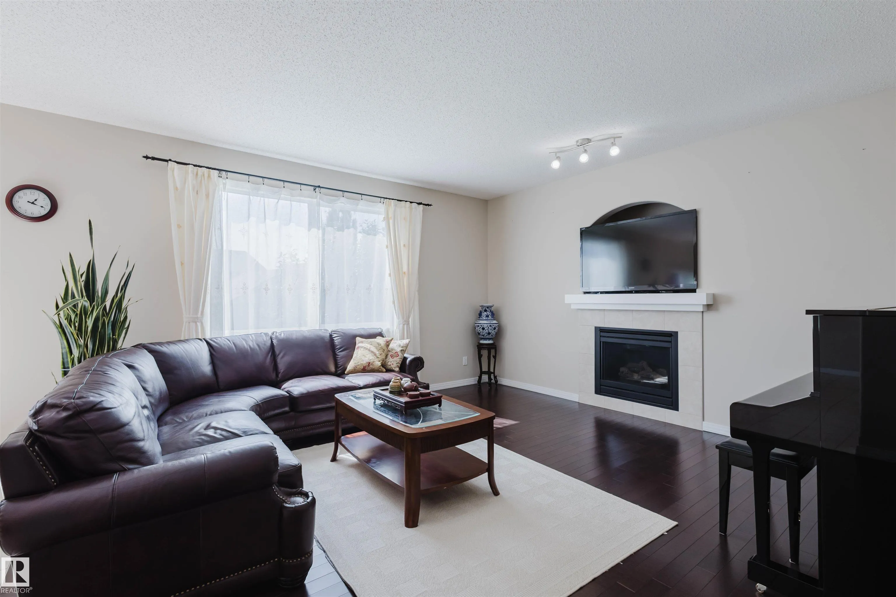 6731 SPEAKER Place