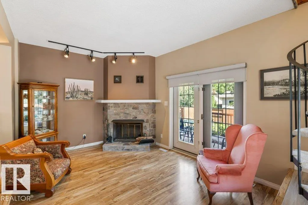 12 FALLHAVEN Place