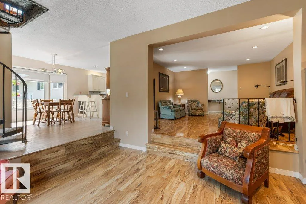 12 FALLHAVEN Place