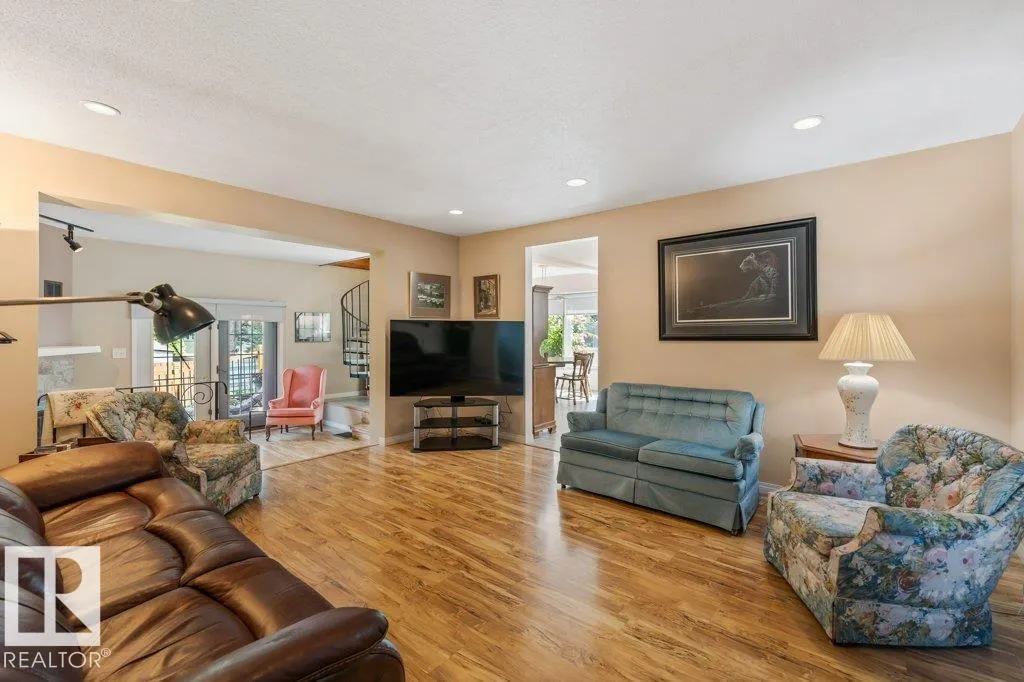 12 FALLHAVEN Place